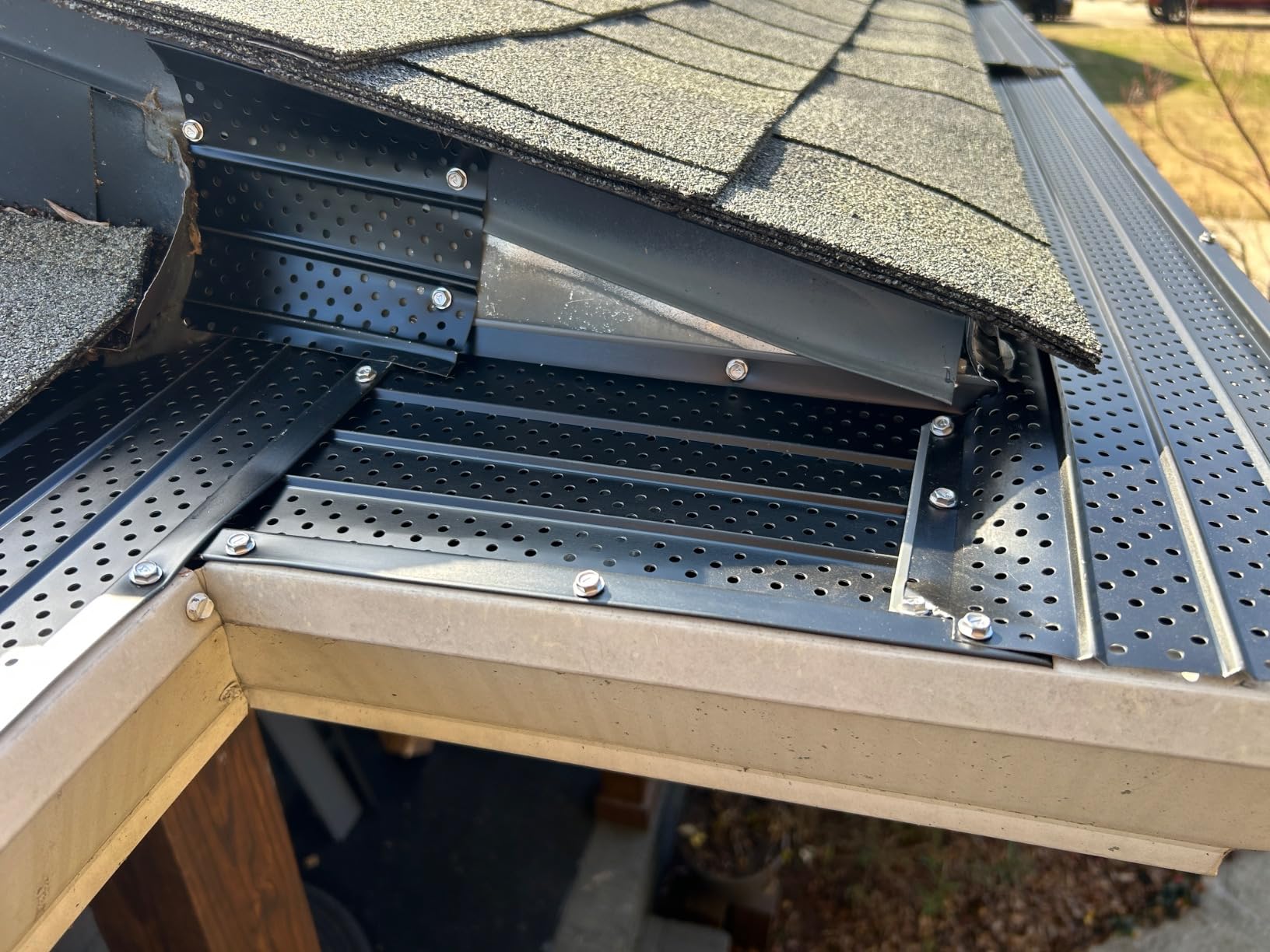 FlowGuard USA Made Professional DIY 6 Inch 50-Year Gutter Cover System - White - Aluminum Gutter Guards - 102 Feet - by FlexxPoint customer photo 1