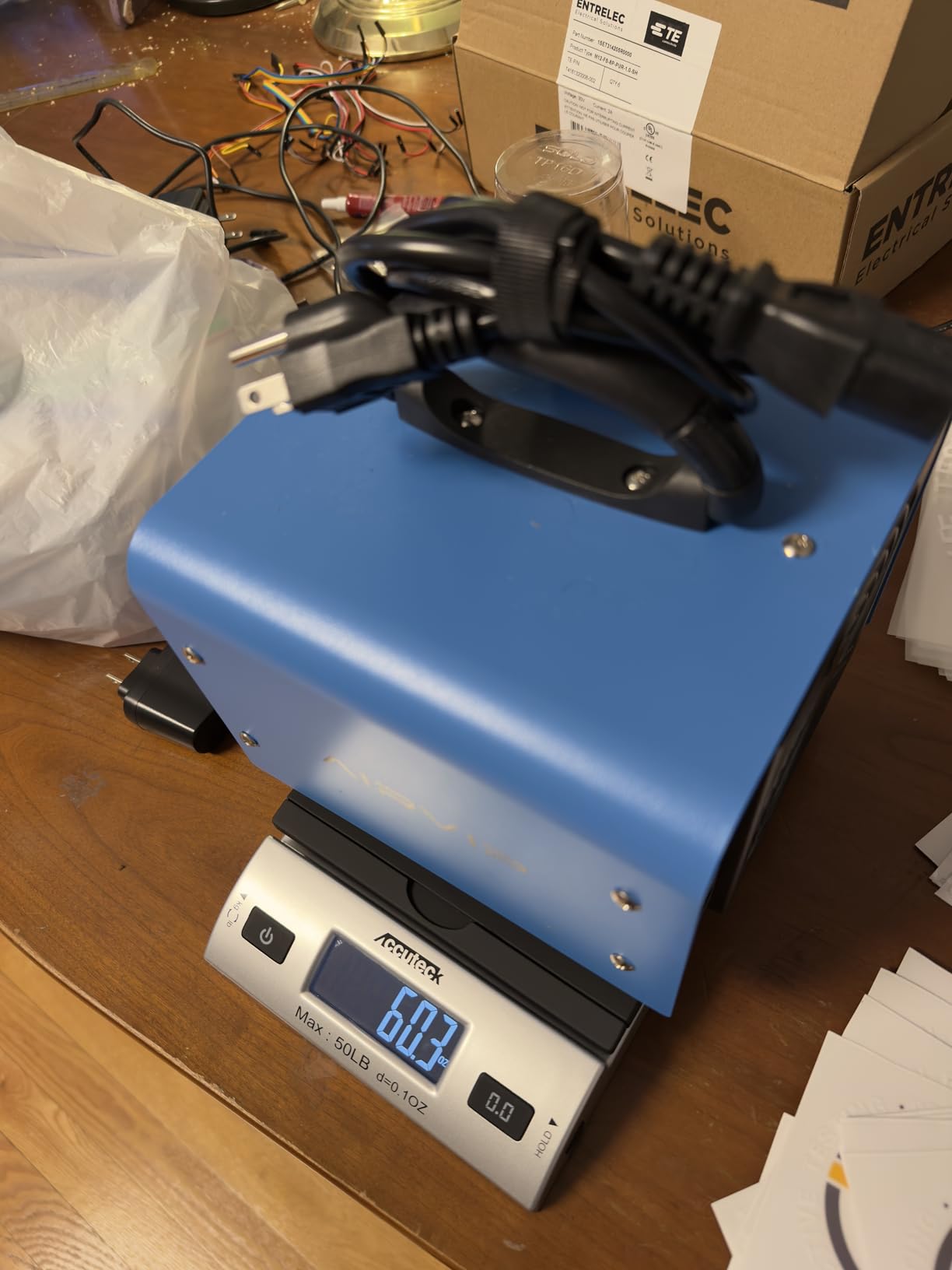 Accuteck 8250 High Accuracy Digital Shipping Scale and Postal Scale, 0.1oz Precision, 50Lb customer photo 2