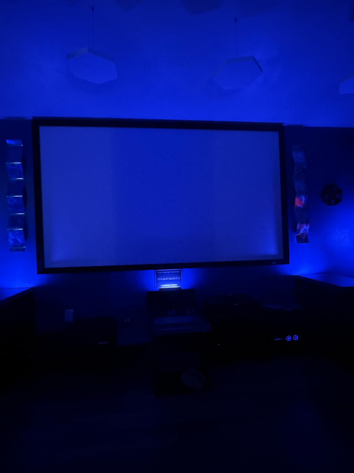 Elite Screens 120
