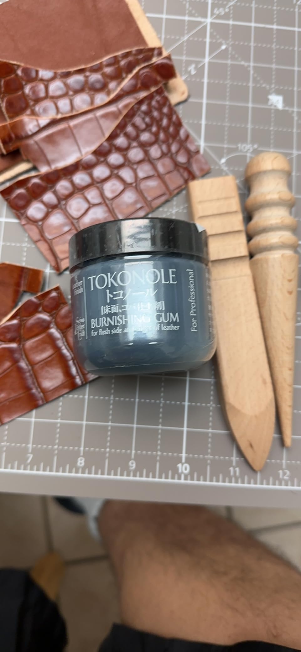 Seiwa Tokonole Leather Finish Burnishing Gum Clear Leathercraft Black (120g) customer photo 2
