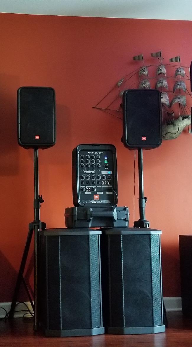 JBL Professional EON208P Portable All-in-One PA System with AKG Vocal Microphone, 8-Channel Mixer and Bluetooth customer photo 1