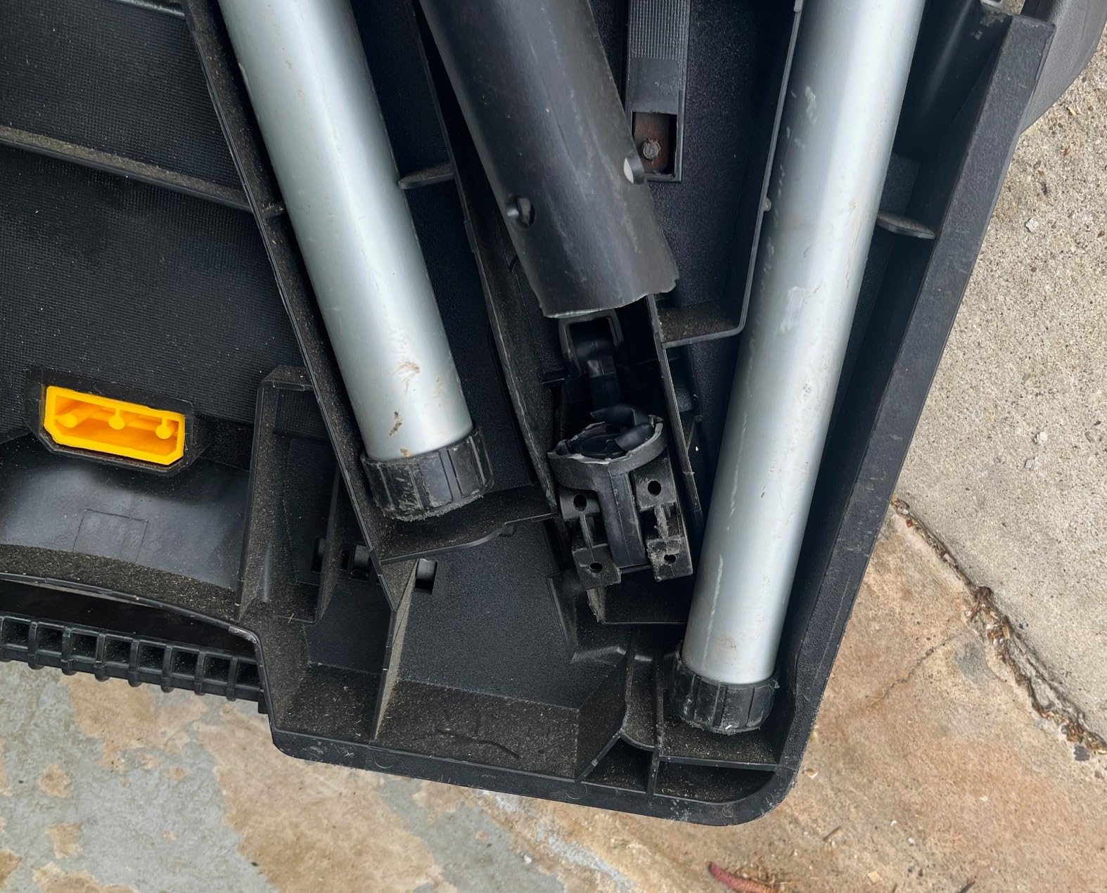 Worx Pegasus 2-in-1 Folding Work Table & Sawhorse, Portable Workbench with 2 Clamps & 4 Clamp Dogs (WX051) customer photo 2