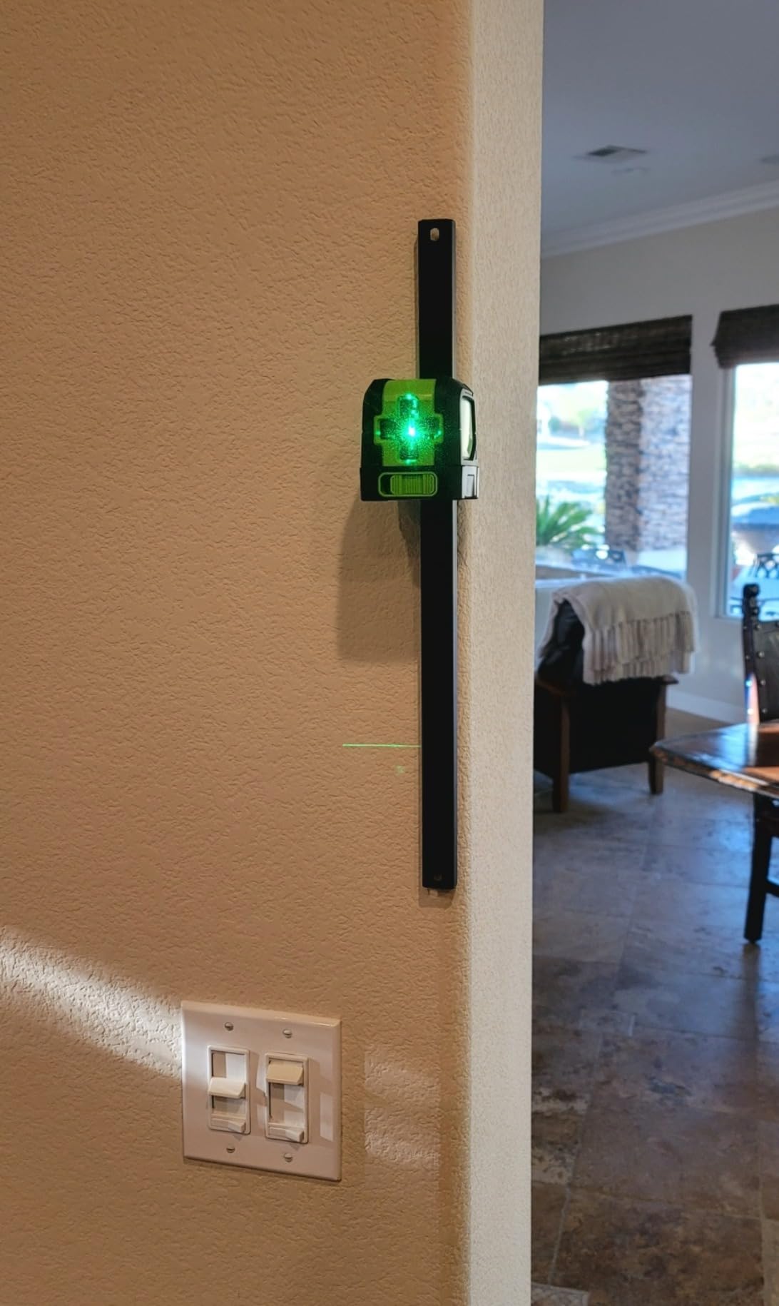 Huepar Laser Level, 100Ft Self Leveling Green Cross Line Laser for Picture Hanging, Tile, Decoration & DIY Construction customer photo 2