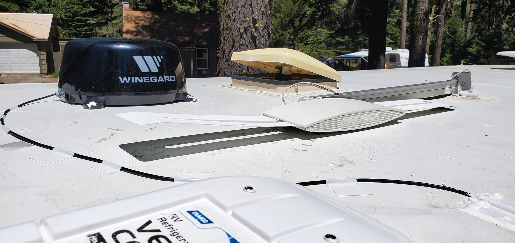 Winegard Connect 2.0 WF2 Router and WiFi Extender - Long-Range WiFi - Outdoor RV Router - High-Gain 2.4 GHz Antenna - Secure Local Network customer photo 2