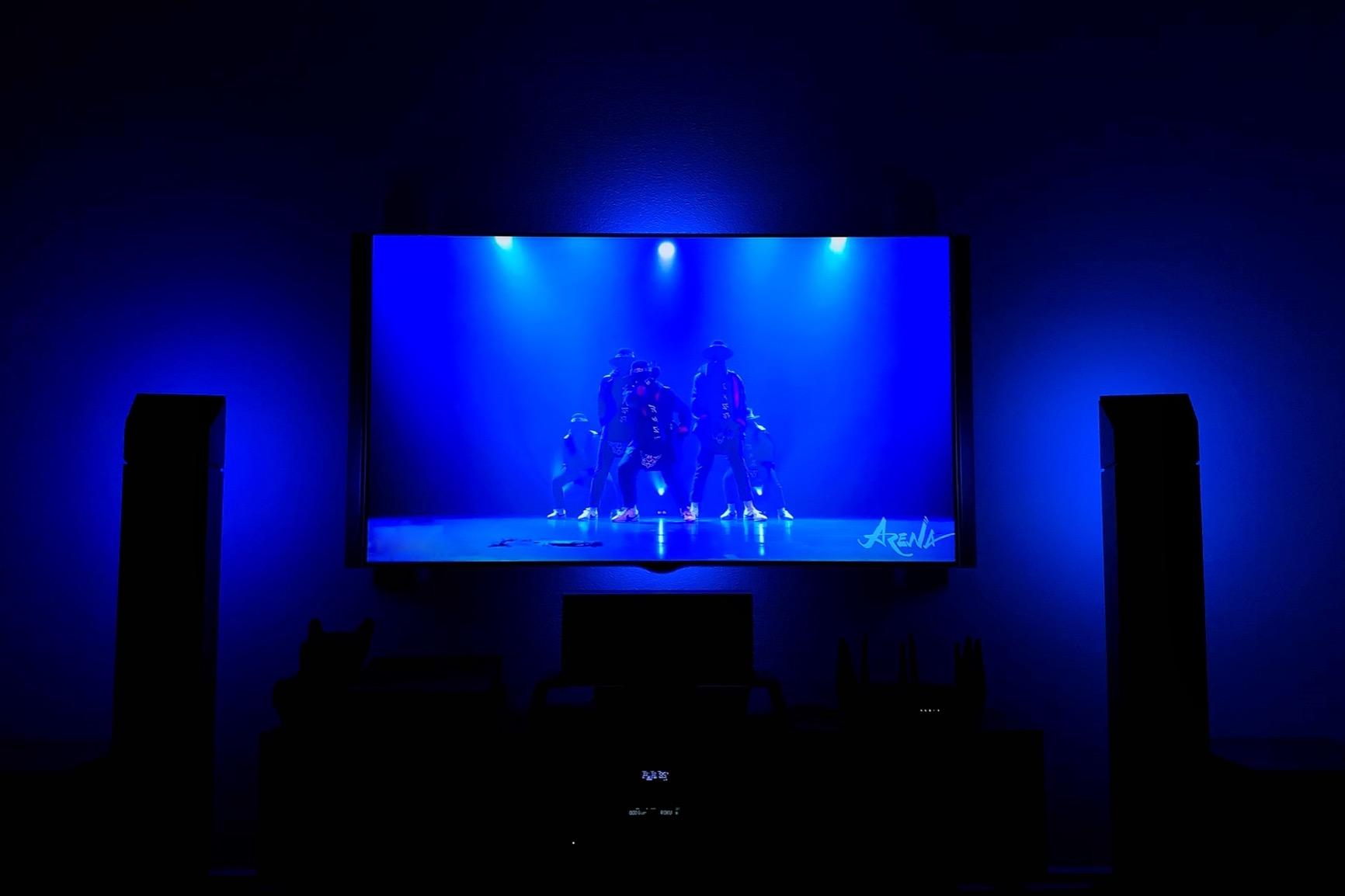 Philips Hue Smart Play Light Bar Base Kit, Black, 2 Pack, White & Color Ambiance LED Color-Changing Light customer photo 1
