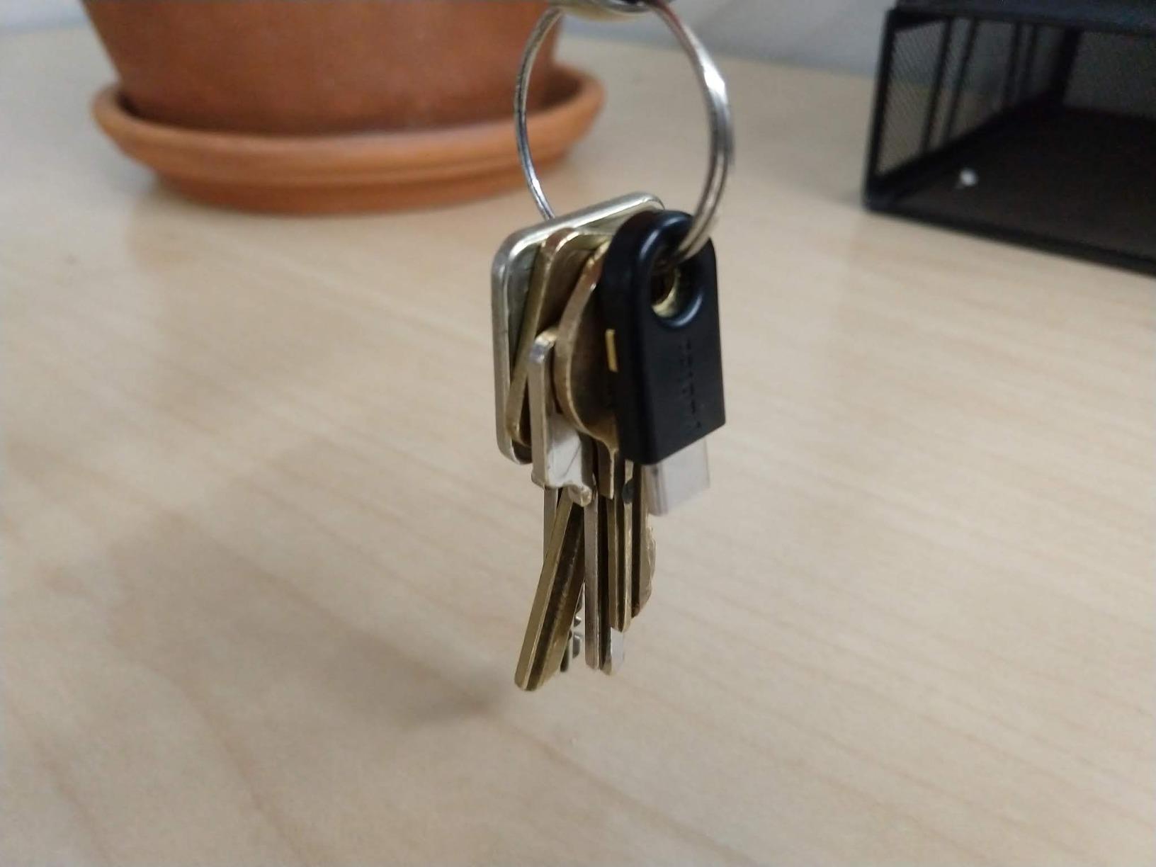 Yubico - YubiKey 5 Nano C - Multi-Factor authentication (MFA) Security Key and passkey, Connect via USB, FIDO Certified - Protect Your Online Accounts (Nano USB-C) customer photo 2