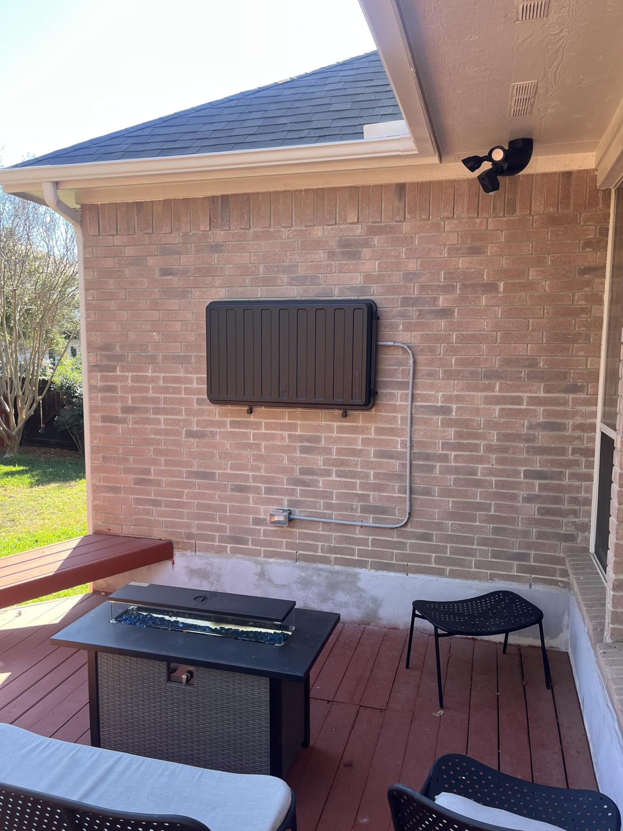 Outdoor TV Hard Cover Weatherproof Protection for Television - Mounts Right on The Wall - TV Wall Mounting Bracket Included ... (45-55 inch), Black customer photo 1