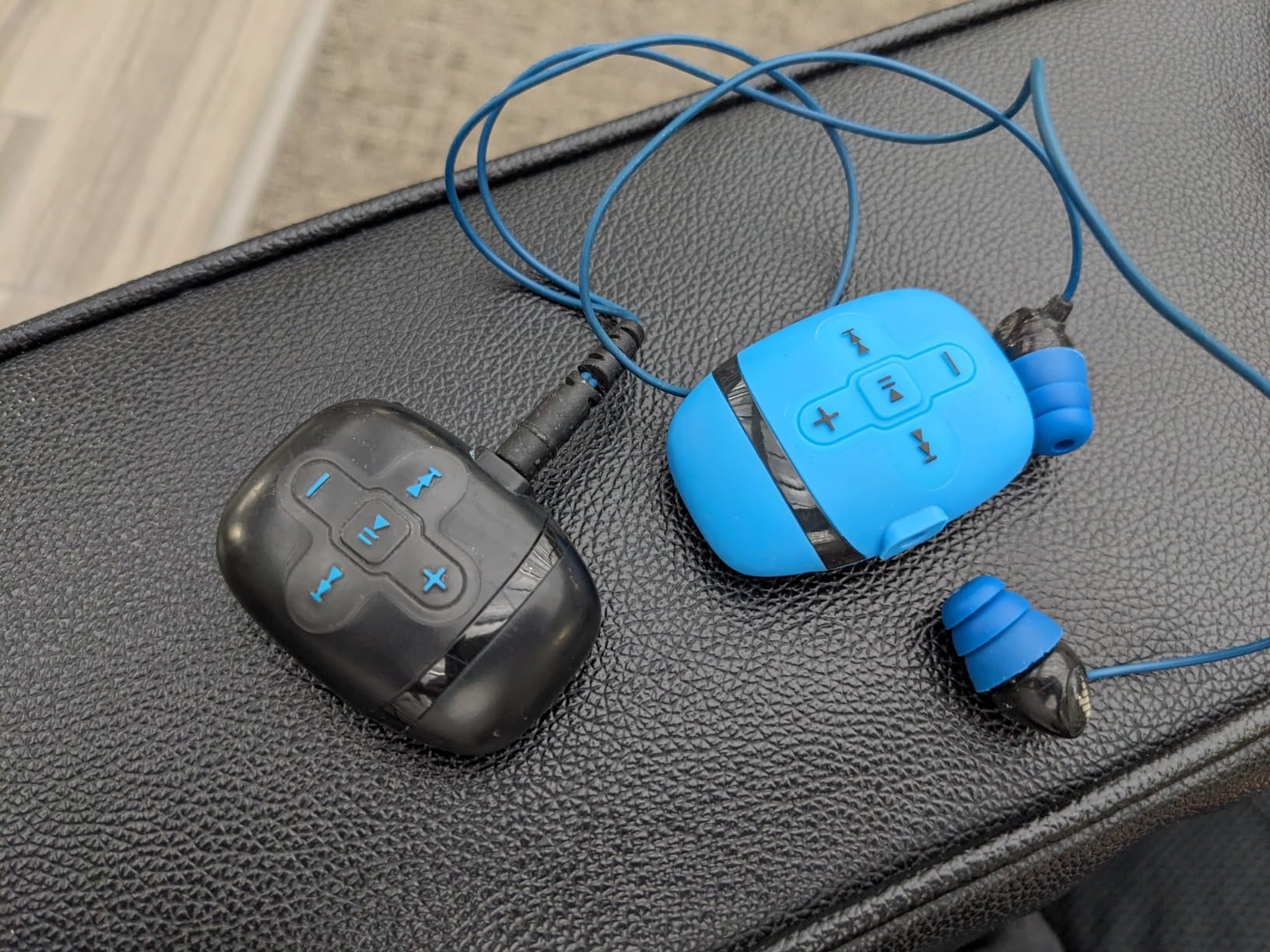 Waterproof MP3 Player for Swimming, Underwater Headphones with Short Cord, Shuffle Feature customer photo 1