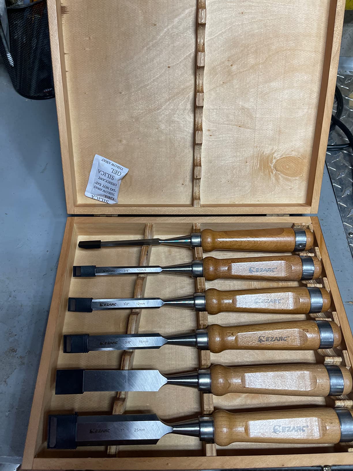 EZARC 6 Pieces Wood Chisel Tool Sets Woodworking Carving Chisel Kit with Premium Wooden Case for Carpenter Craftsman customer photo 2
