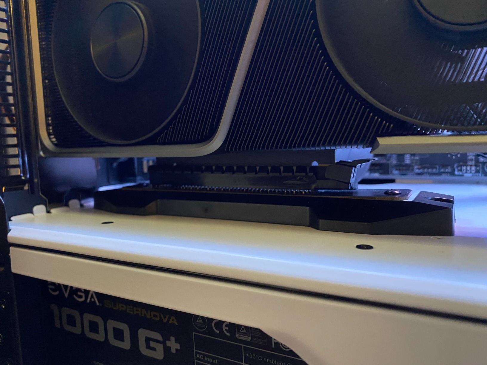 Phanteks PH-CBRS_FL22 - 220mm Pci-E X16 Riser Cable, 90 Degree Adapter, EMI Shielded, Slim Design customer photo 2