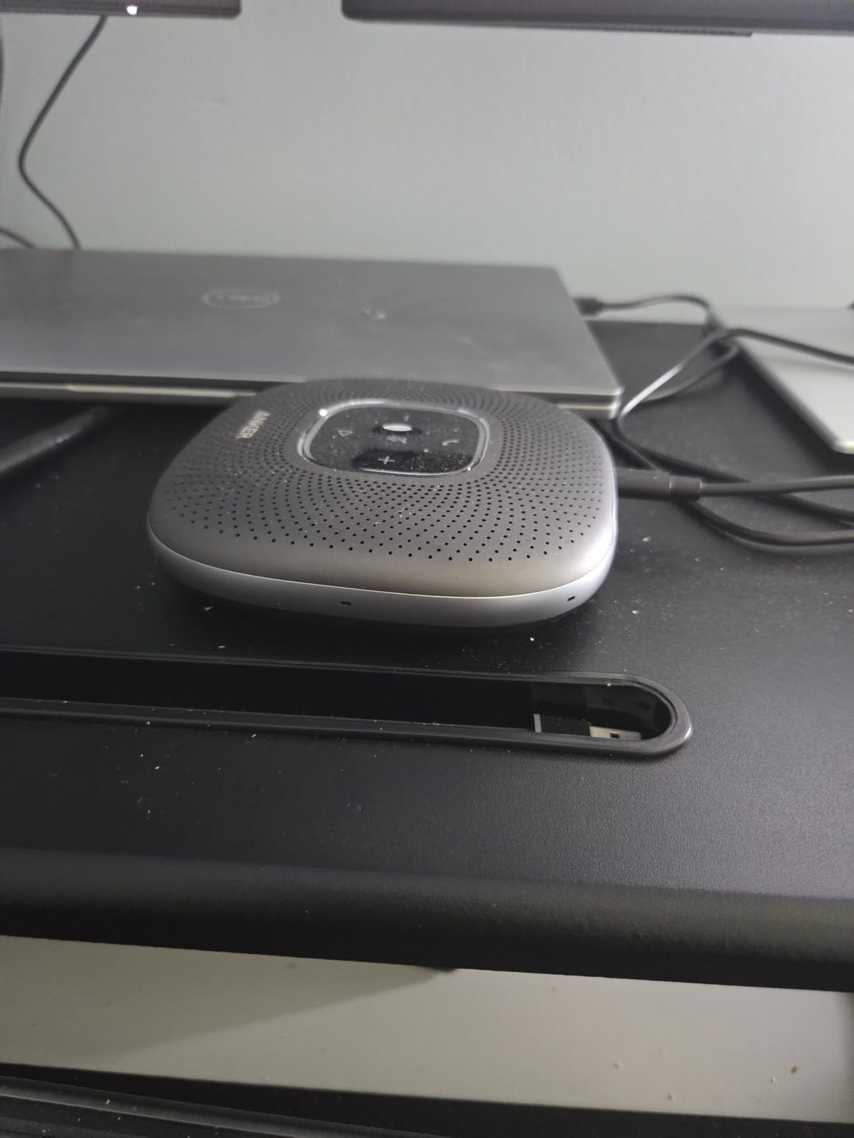 Anker PowerConf Speakerphone, Zoom Certified Conference Speaker with 6 Mics, 360° Enhanced Voice Pickup customer photo 1