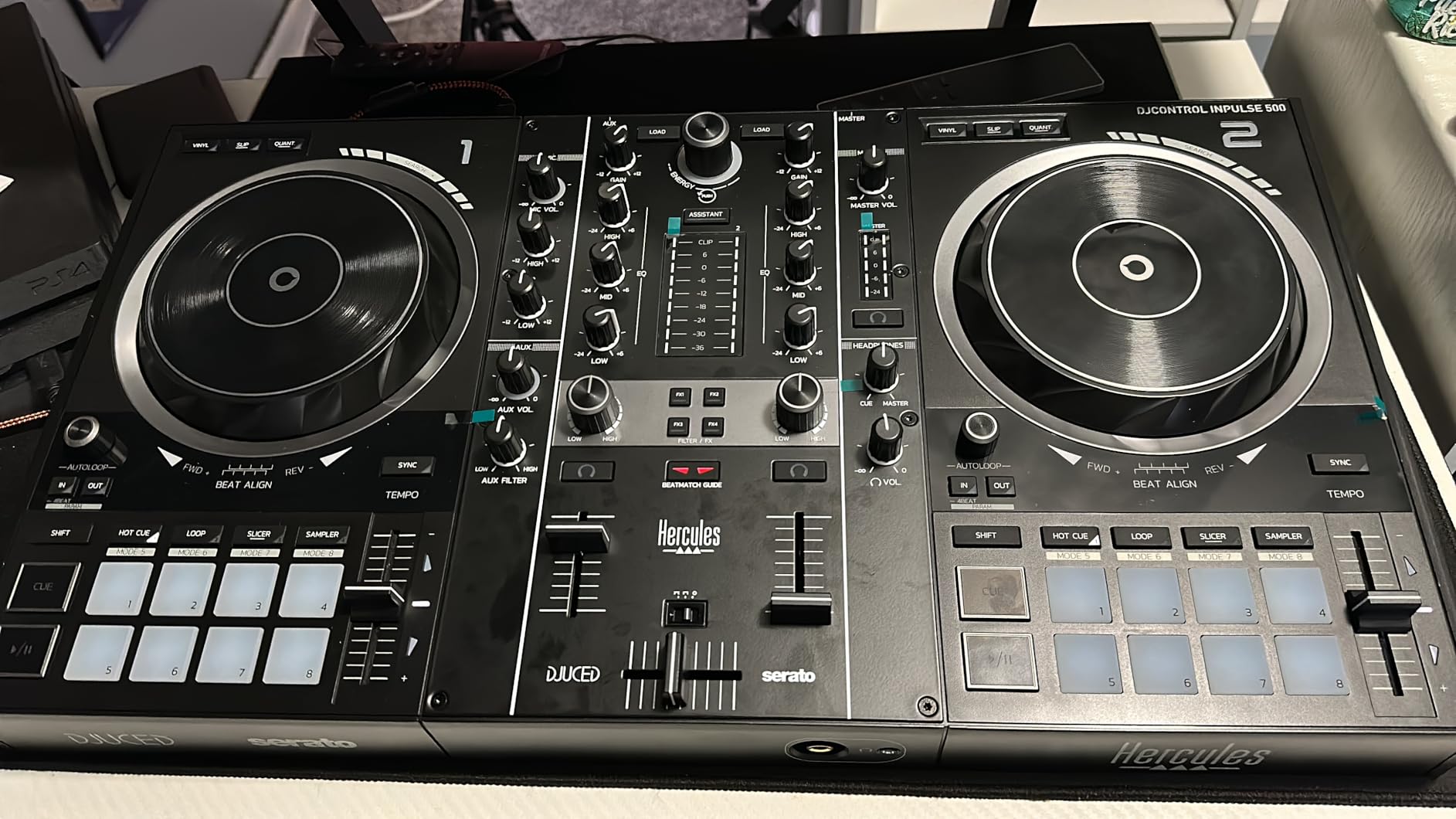 Hercules DJControl Inpulse 500 2-Deck DJ Controller with Built-in Sound Card, 16 Pads, and DJUCED Software customer photo 1
