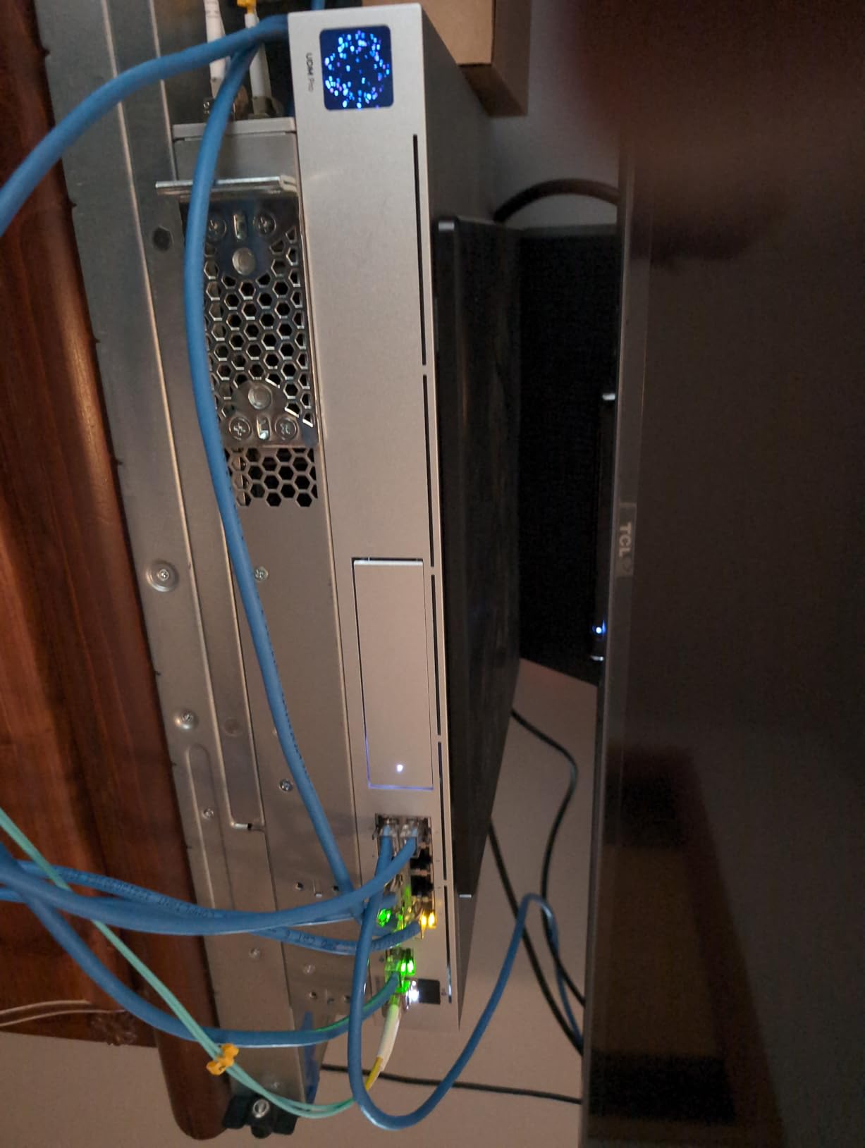 Ubiquiti UniFi Dream Machine - Enterprise Security Gateway and Network Appliance with 10G SFP+, All-in-One Router, Security Gateway, and Network Controller customer photo 2