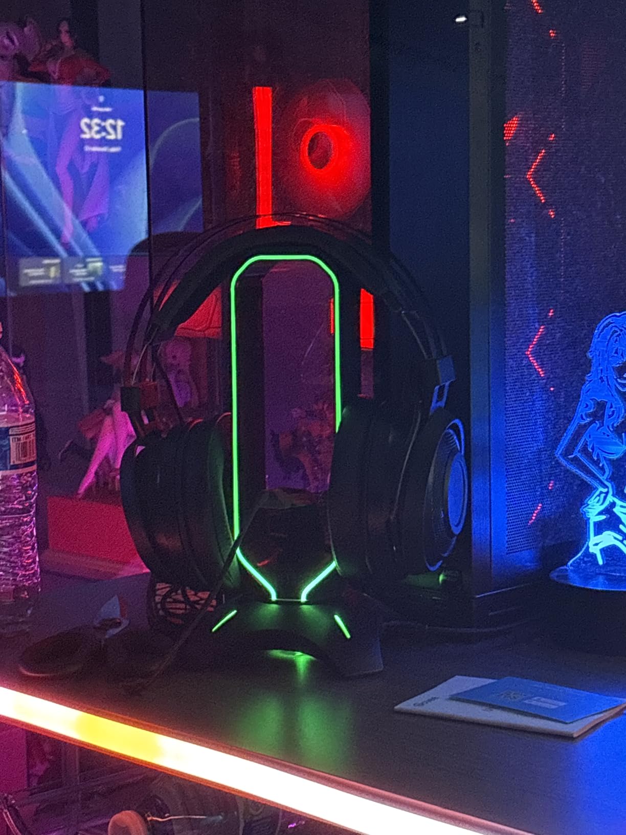 Tilted Nation Gaming Headphone Stand - RGB Headset Stand White with Mouse Bungee and USB Hub customer photo 2