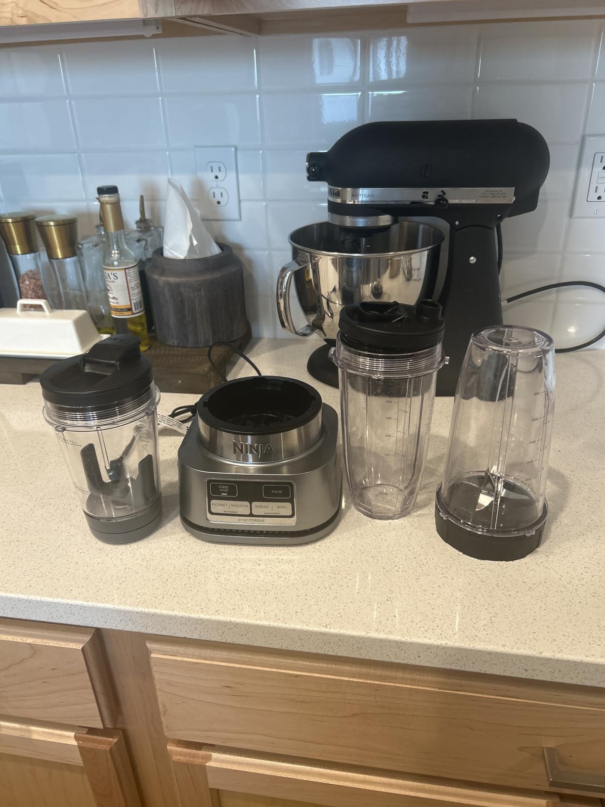 Ninja Foodi Personal Blender | Smoothie Bowl Maker with Storage Lid, Nutrient Extractor and Mixer | 1200-Peak-Watt smartTORQUE Motor | Hybrid Edge Blades, (2) 24-oz. Cups | Silver | SS101 customer photo 1