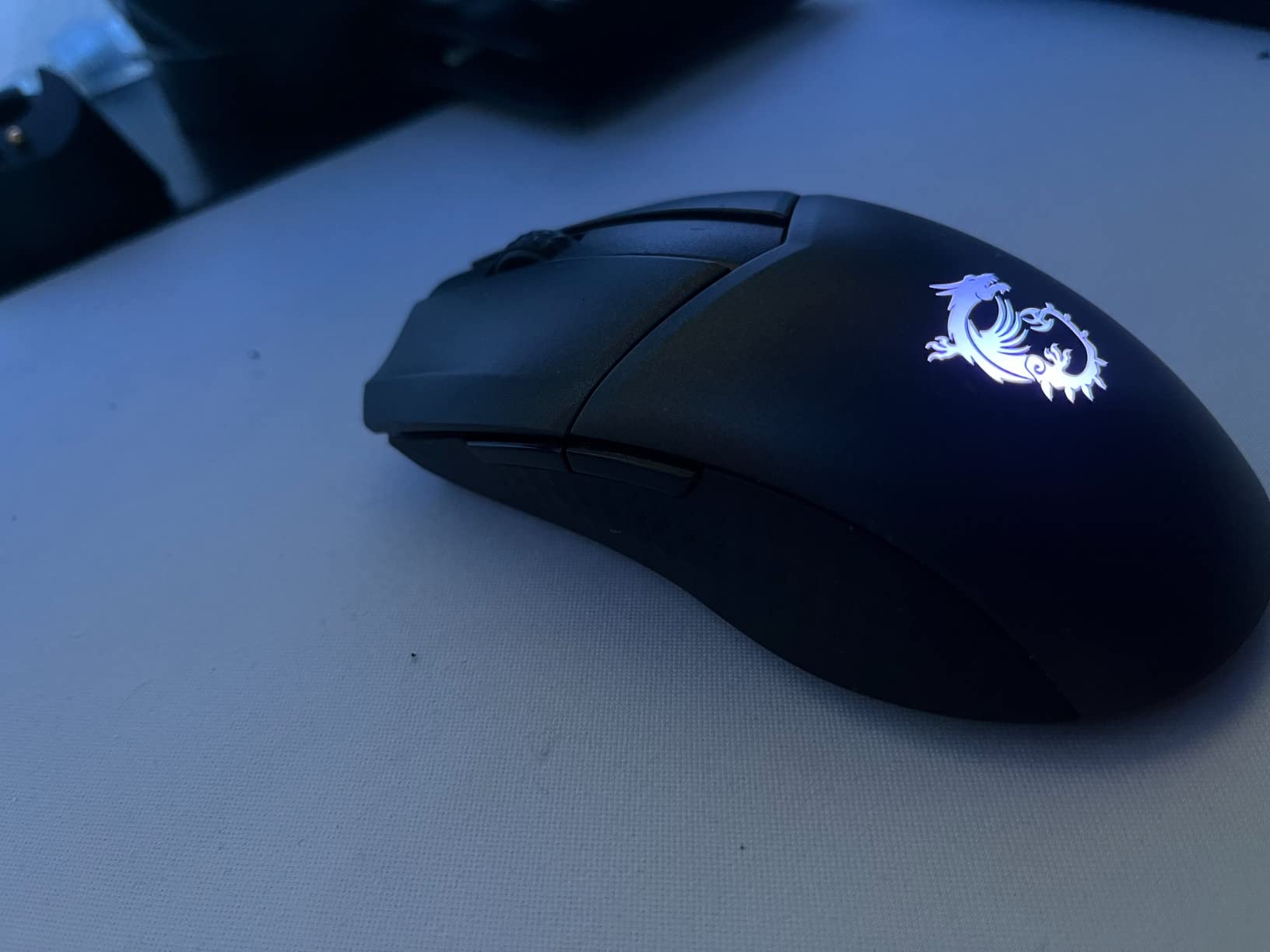 MSI Clutch GM08 Gaming Mouse, 4200 DPI, Optical Sensor, 3 Adjustable Weights, Red LED Lighting, Symmetrical Design customer photo 2