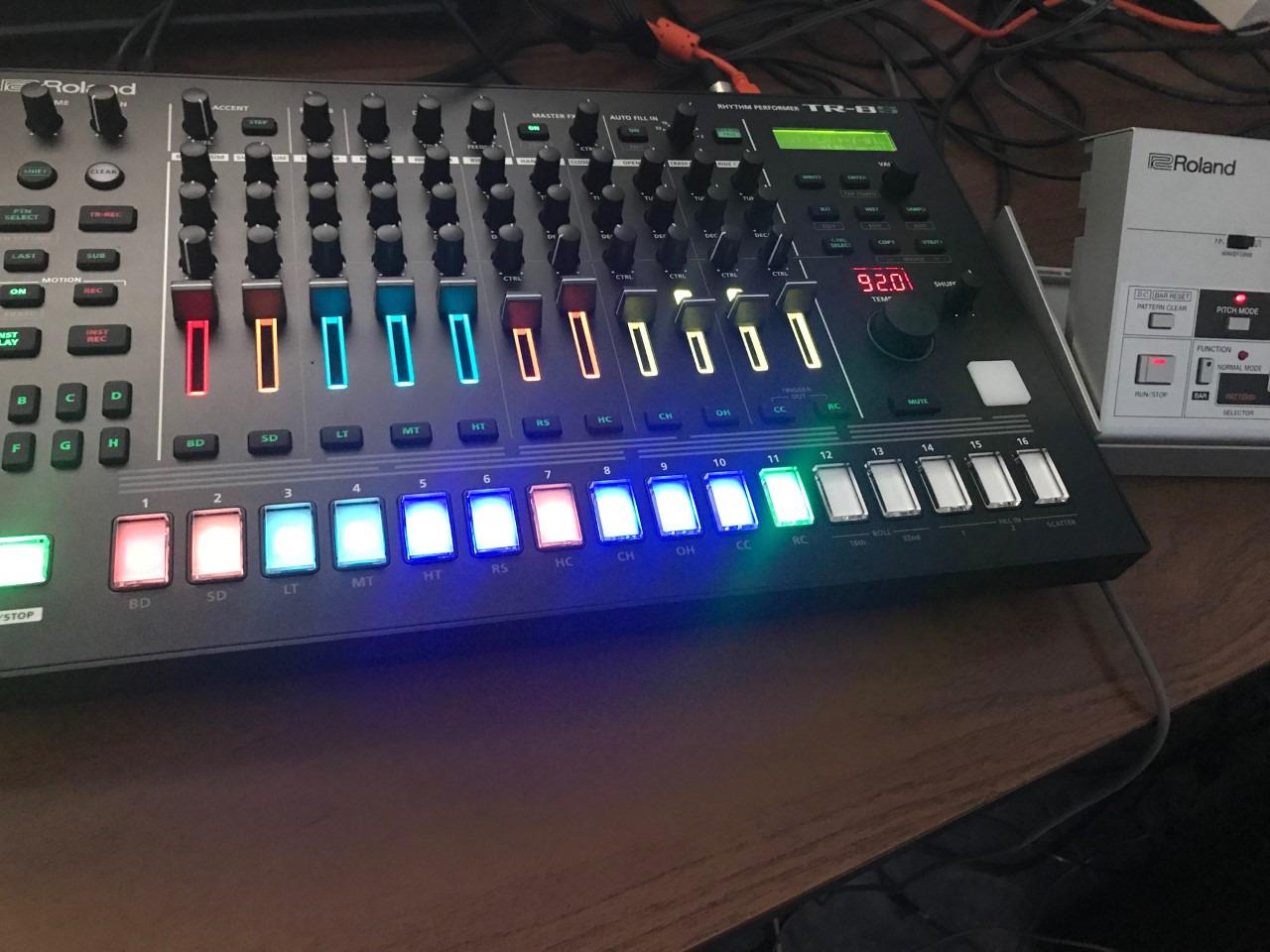 Roland TR-06 Boutique Compact Drum Machine with Modern Upgrades customer photo 1