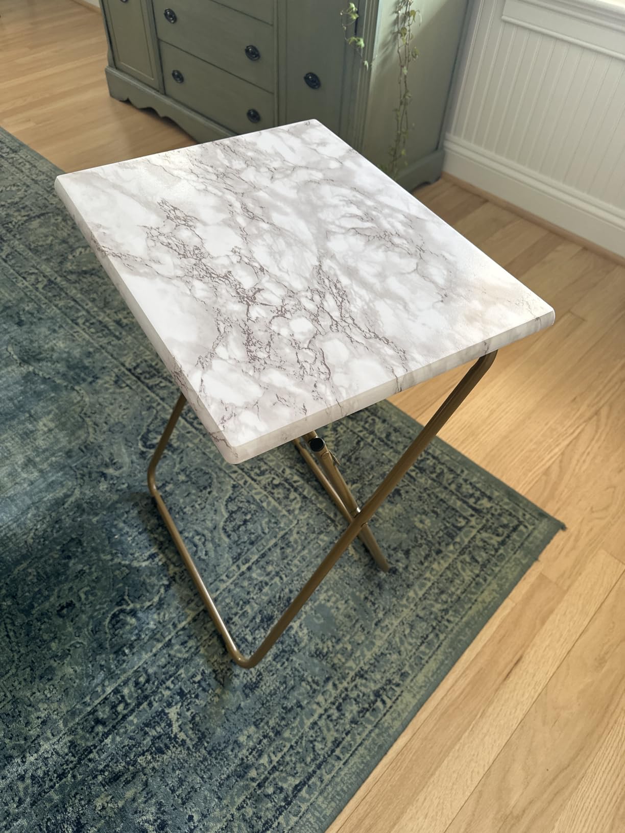HUANUO Folding TV Tray Table -Stable Tray Table with No Assembly Required, TV Dinner Tray for Eating, Foldable Snack Tables for Bed & Sofa (Marbling) customer photo 1