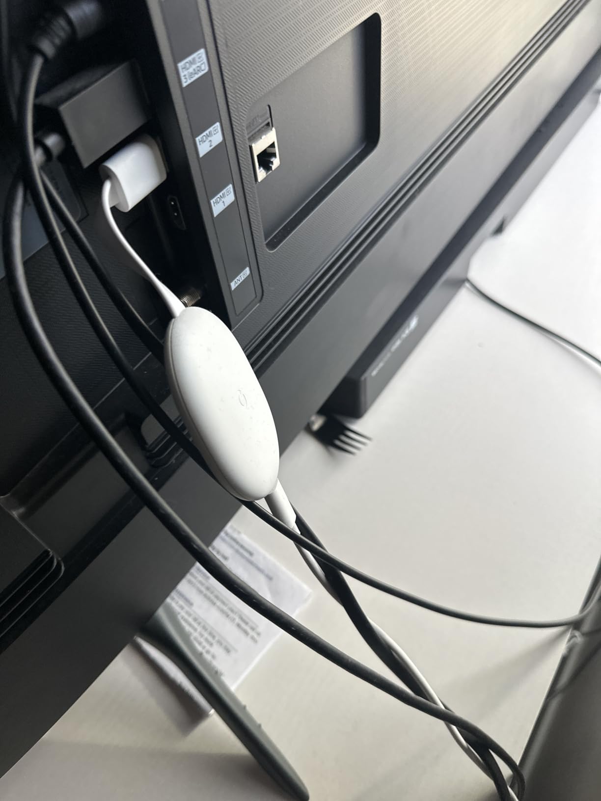 Chromecast with Google TV (4K)- Streaming Stick Entertainment with Voice Search - Watch Movies, Shows, and Live TV in 4K HDR - Snow customer photo 1