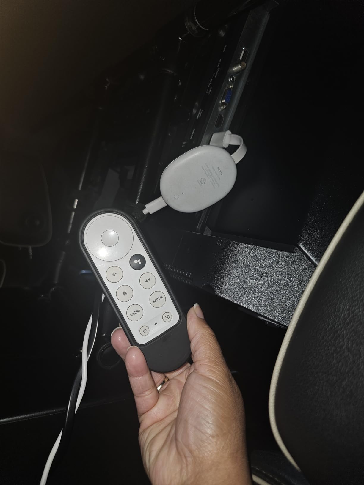 Chromecast with Google TV (4K)- Streaming Stick Entertainment with Voice Search - Watch Movies, Shows, and Live TV in 4K HDR - Snow customer photo 2