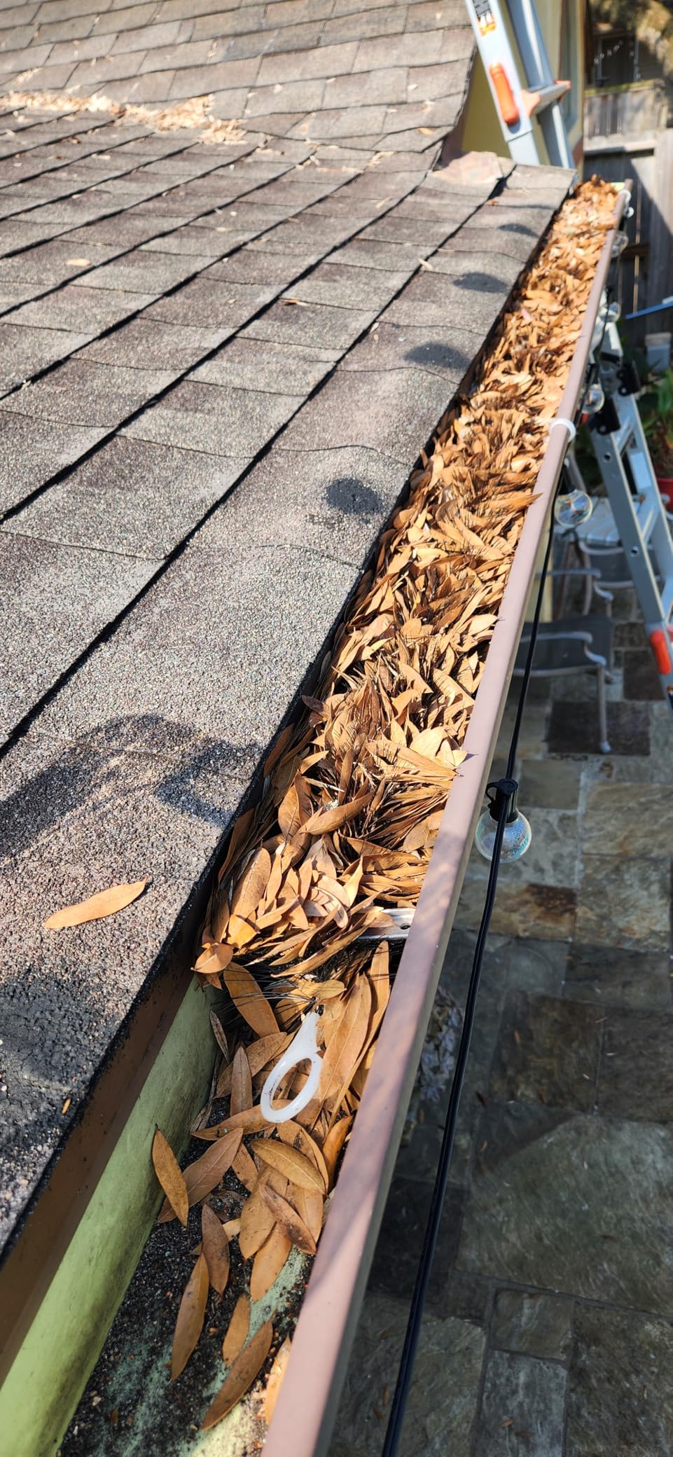 Gutter brush guard- Simple Gutter Guard | No Tools DIY | (10pcs) 32FT Brush Leaf Guard Fit for 5 Inches Gutter 4.33
