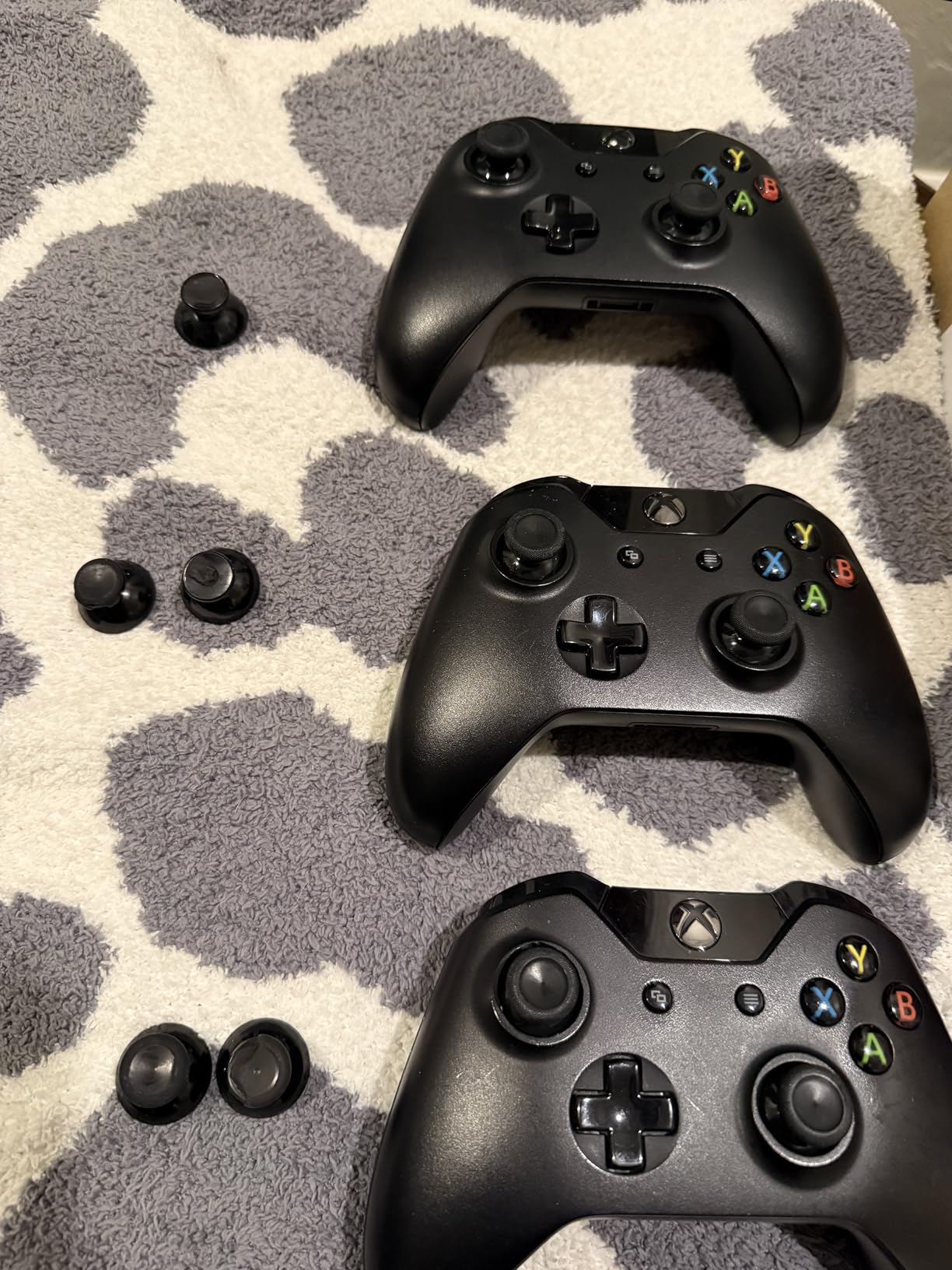 Xbox One Controller Joystick Replacement - 6PCS Original Thumbsticks Analog Thumb Sticks Parts - True Rubberized with T8 T6 Repair Screwdriver Kit for Xbox One Controller customer photo 1