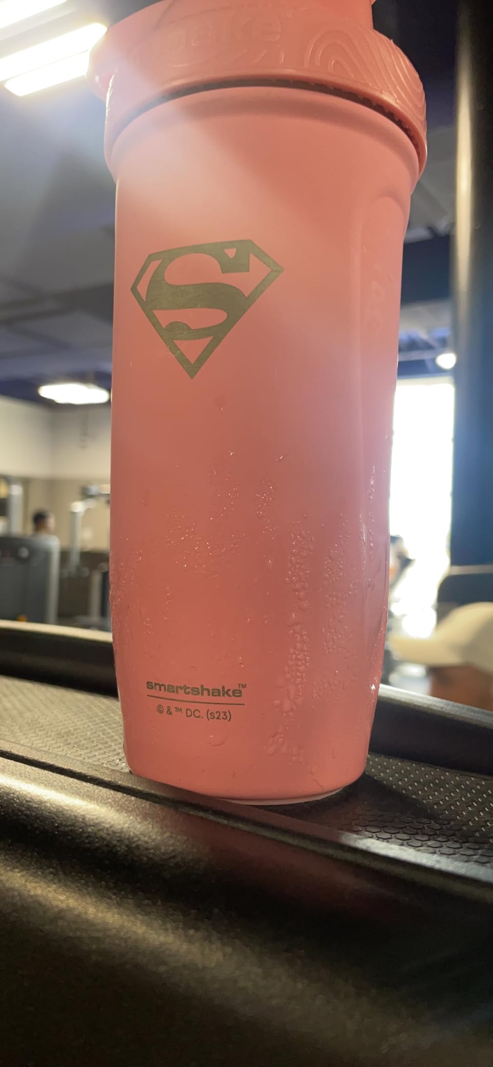 Smartshake DC COMICS Reforce Stainless Steel Protein Shaker Bottle 900 ml | 30 oz - Leakproof Screw-on Lid - BPA Free - Unisex - Non Insulated - Batman customer photo 1