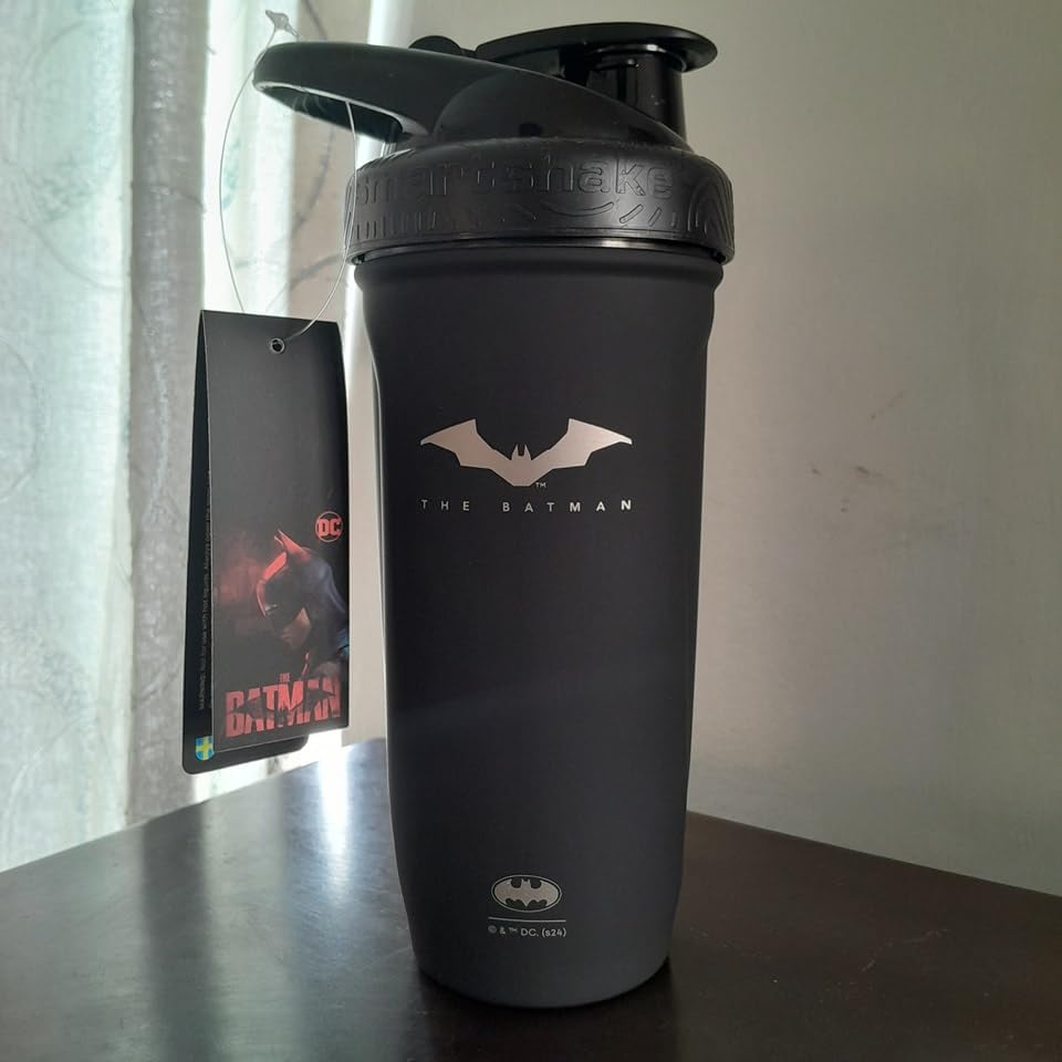 Smartshake DC COMICS Reforce Stainless Steel Protein Shaker Bottle 900 ml | 30 oz - Leakproof Screw-on Lid - BPA Free - Unisex - Non Insulated - Batman customer photo 2
