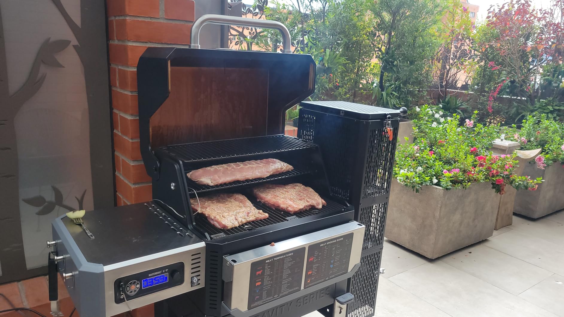 Masterbuilt Gravity Series 800 Smoker Grill - Charcoal Grill plus Griddle Insert, Digital Control, App Connectivity, 800 Cooking Square Inches customer photo 2