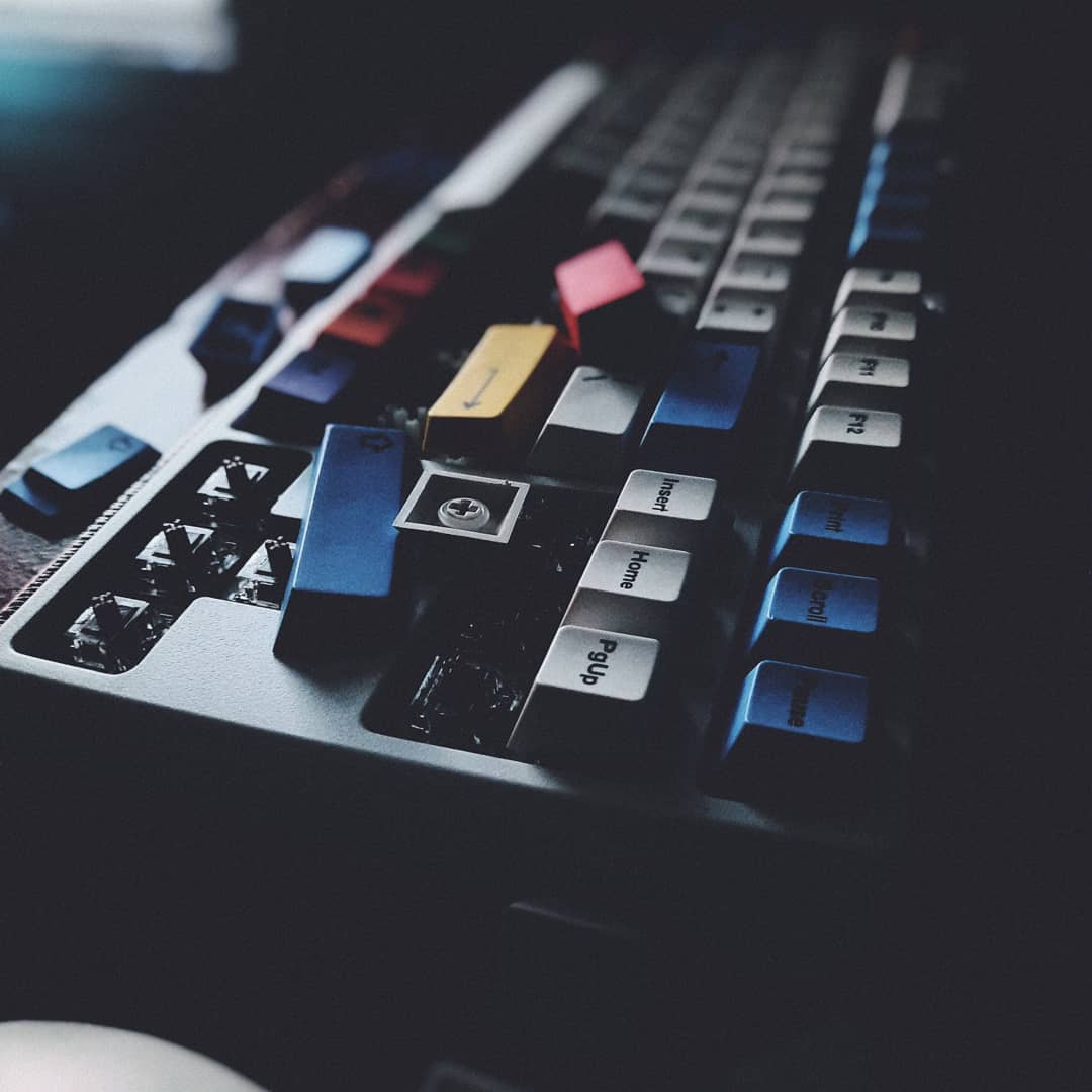 HK GAMING Custom Keycaps - Dye Sublimation PBT Keycap Set for Mechanical Keyboard, 139 Keys, Cherry Profile, ANSI US-Layout, Compatible with Cherry MX, Gateron, Kailh, Outemu - Triangle customer photo 2