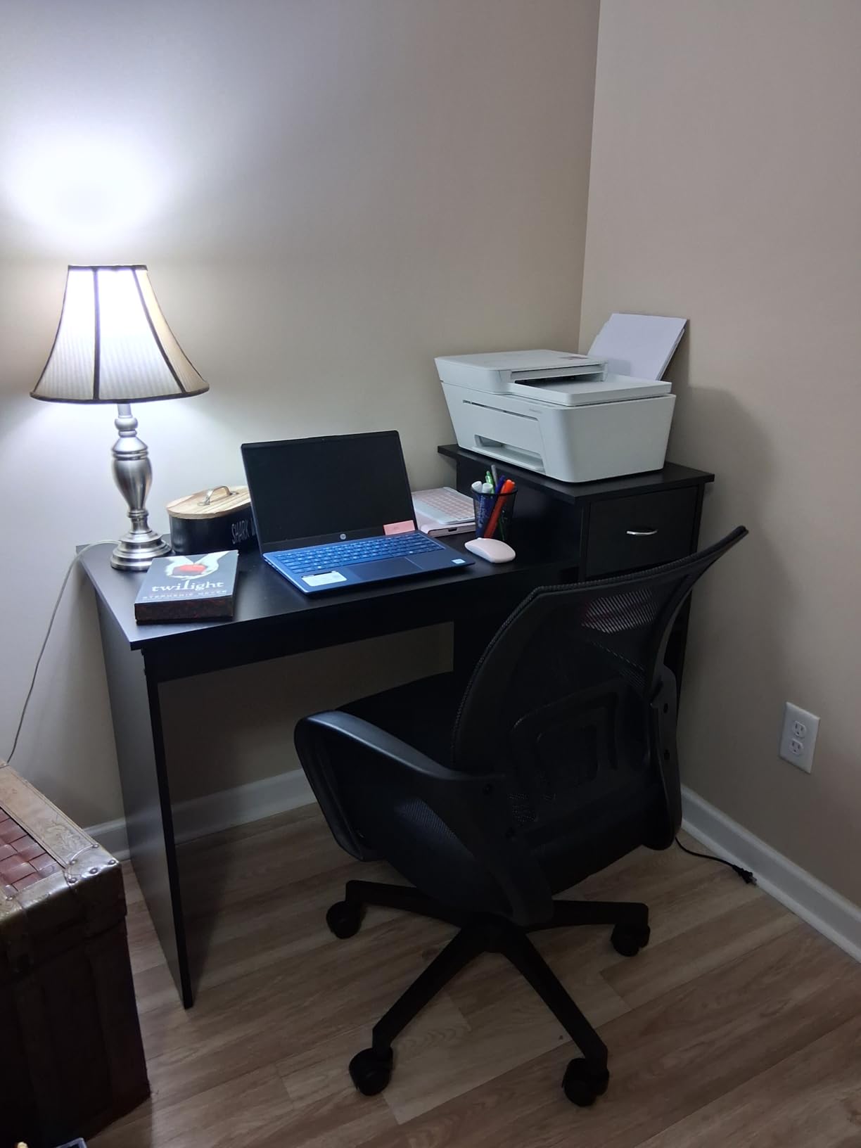 Yaheetech Home Office Modern Desk and Chair Set Computer Desk w/Drawer & Shelves with Ergonomic Mesh Height Adjustable Office Chair customer photo 2
