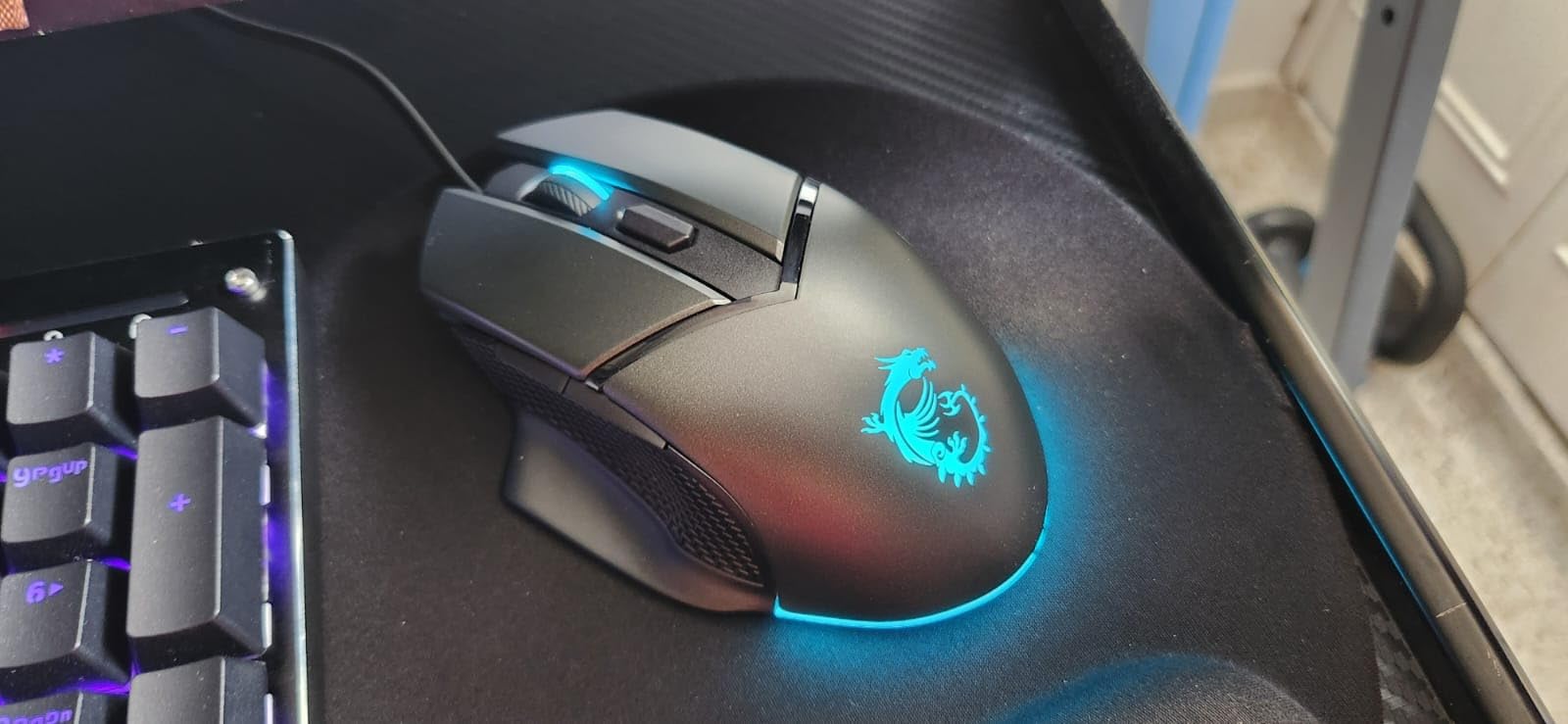 MSI Clutch GM41 Lightweight Wireless Gaming Mouse & Charging Dock, 20,000 DPI, 60M Omron Switches, Fast-Charging 80Hr Battery, RGB Mystic Light customer photo 1