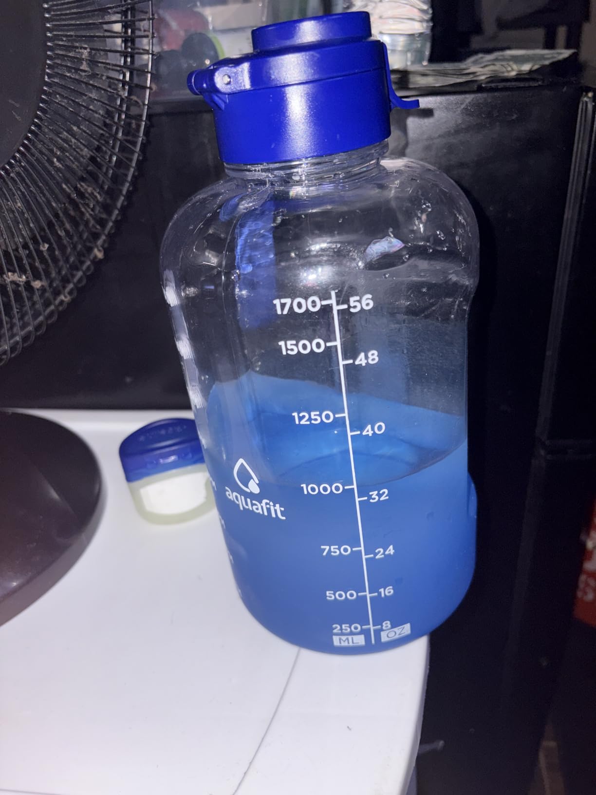 AQUAFIT 64 oz Water Bottle with Time Marker - Straw & Chug Lid - BPA Free Half Gallon Gym Water Bottle with Handle - Big Gallon Jug (Gray, 64 Ounces) customer photo 1
