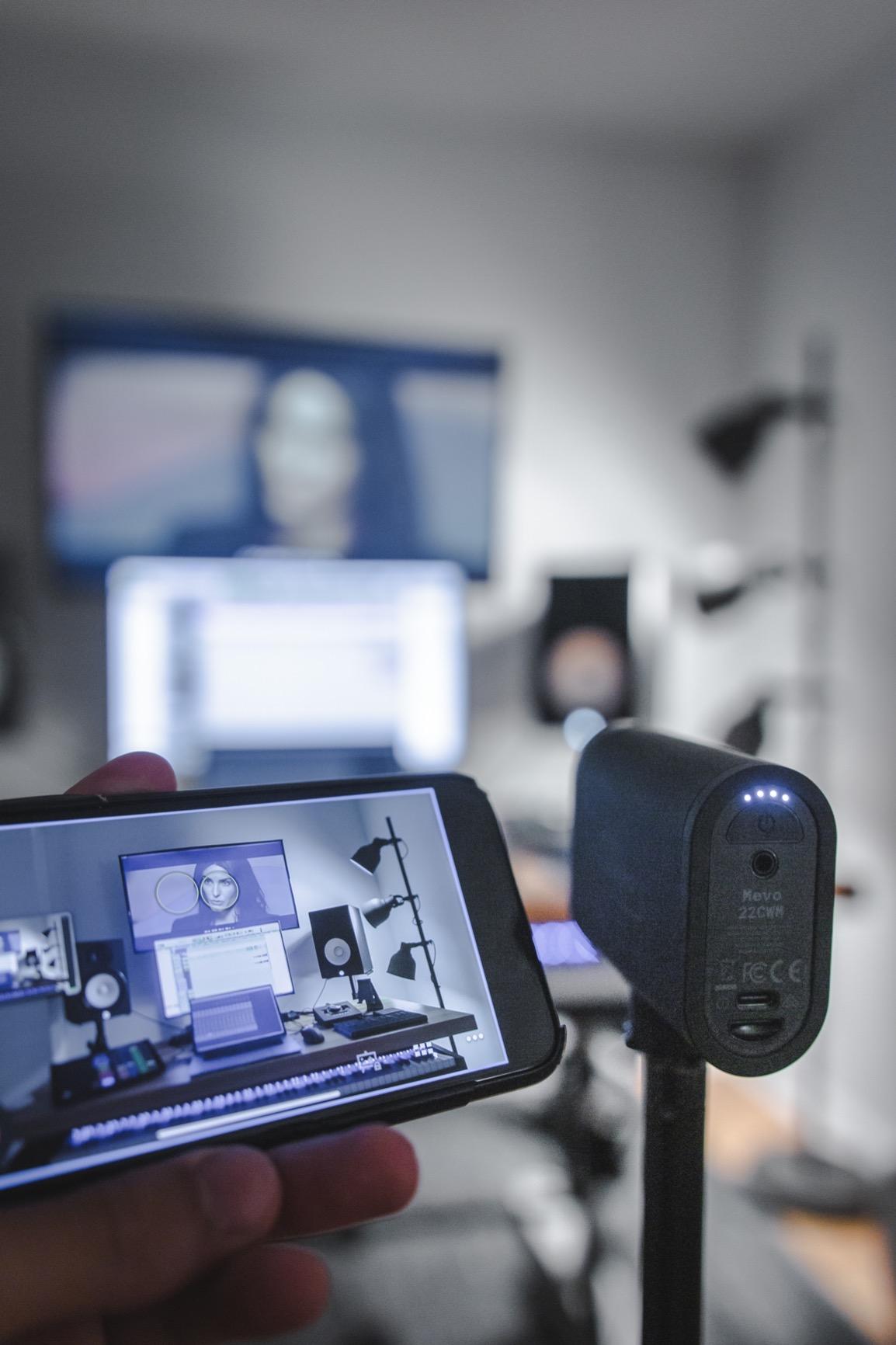 Logitech for Creators Mevo Start 3-Pack Wireless Live Streaming Cameras, for Multi-Camera HD Video,App Control and Stream via Smartphone or Wi-Fi customer photo 2