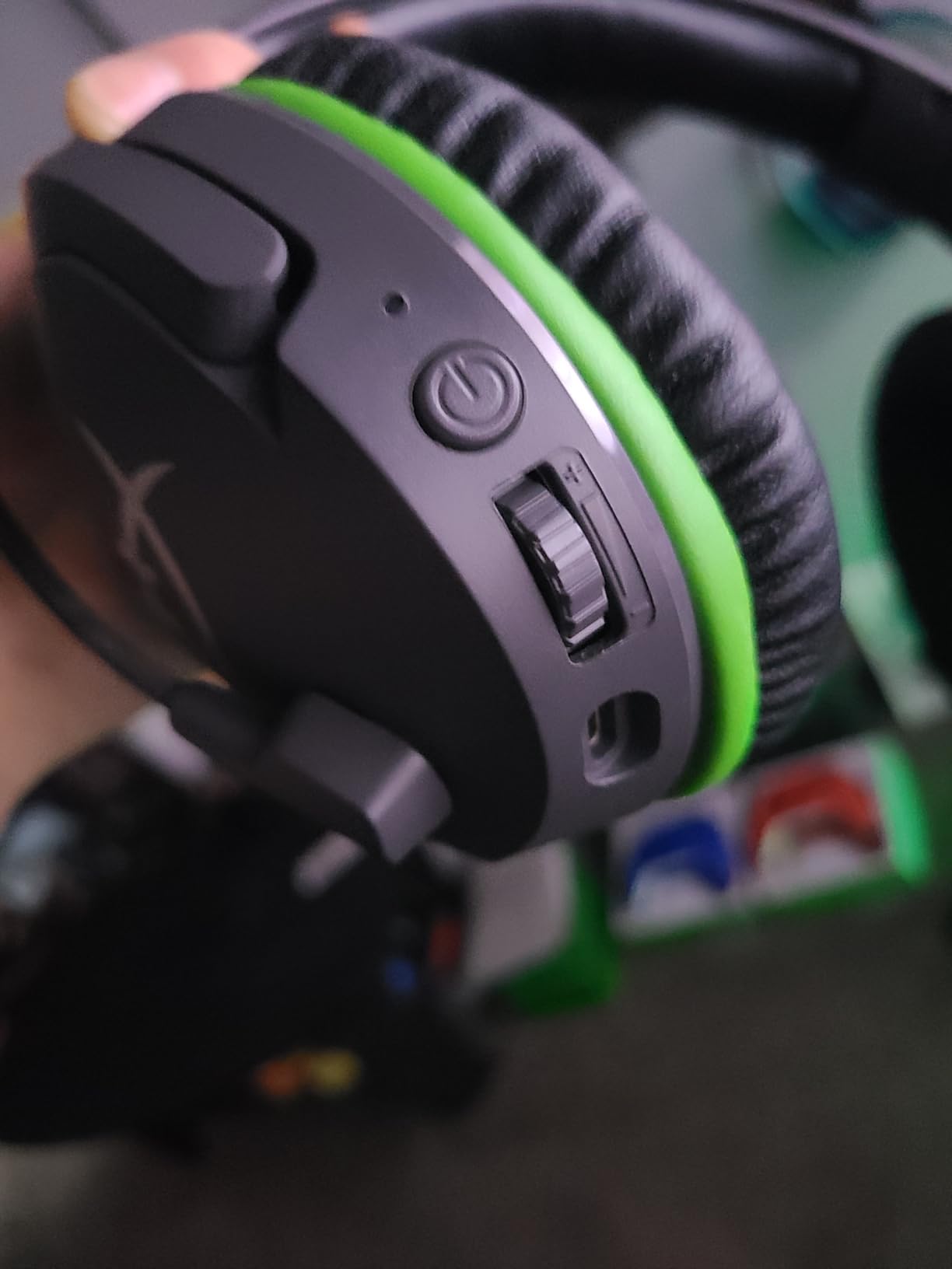 HyperX CloudX Stinger Core - Wireless Gaming Headset, for Xbox Series X|S and Xbox One, Memory foam & Premium Leatherette Ear Cushions, Noise-Cancelling,Black customer photo 2
