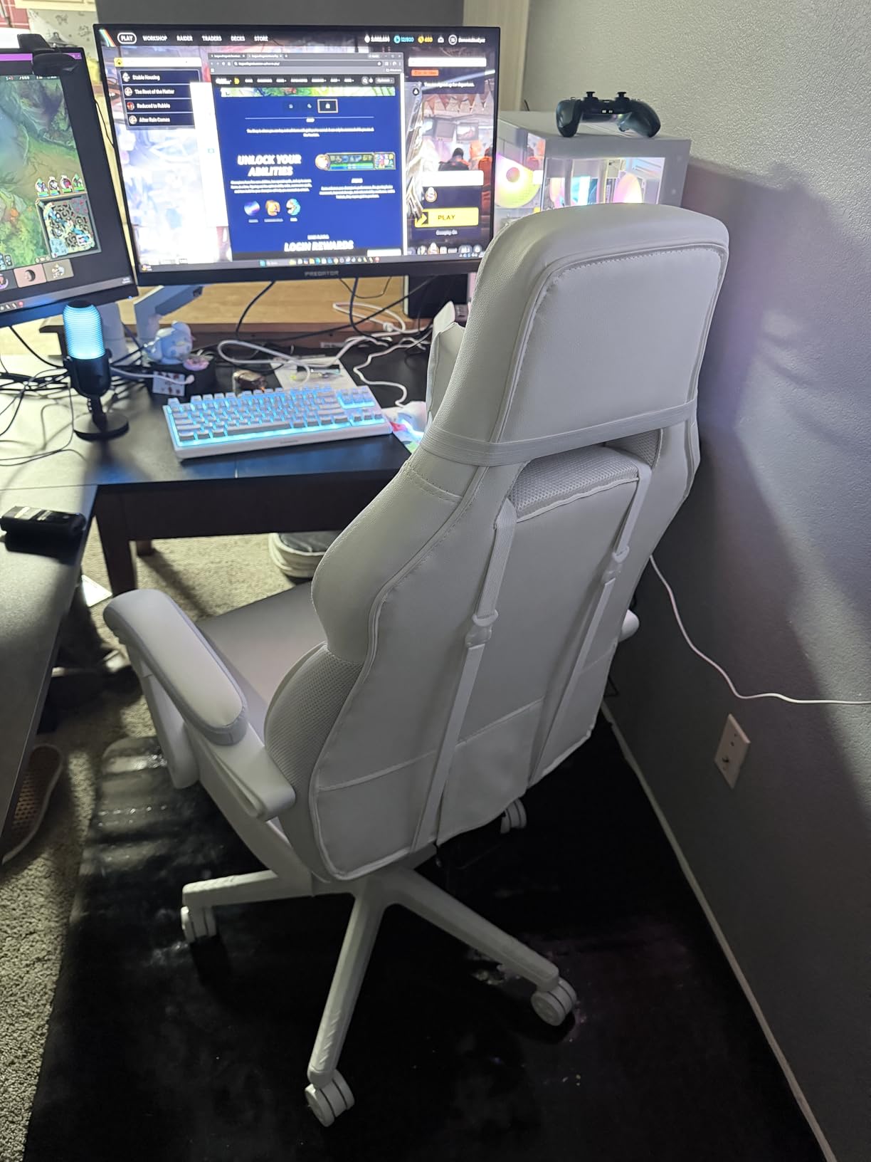 LEMBERI Video Game Chairs with footrest, Big and Tall Gamer Chair for Adults, 400lb Capacity with Headrest and Lumbar Support customer photo 1
