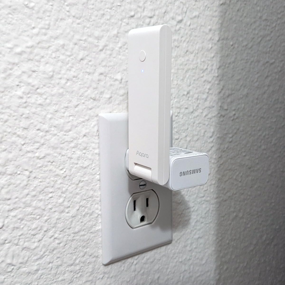 Aqara Smart Hub E1 for Home Automation, 2.4 GHz Wi-Fi Required, Features Aqara Zigbee, Supports HomeKit, Alexa, Google Assistant, IFTTT customer photo 1