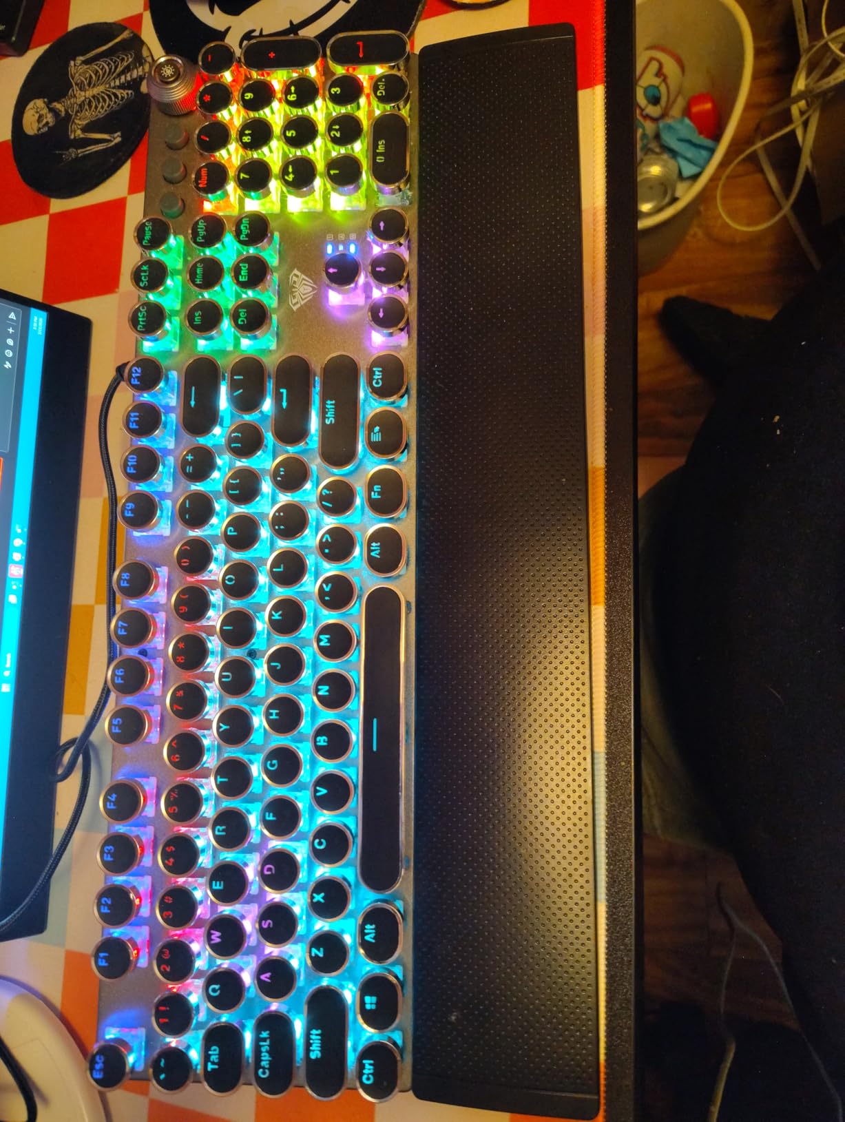 AULA F2088 Typewriter Style Mechanical Gaming Keyboard - Blue Switches, Rainbow LED Backlit, Removable Wrist Rest customer photo 1