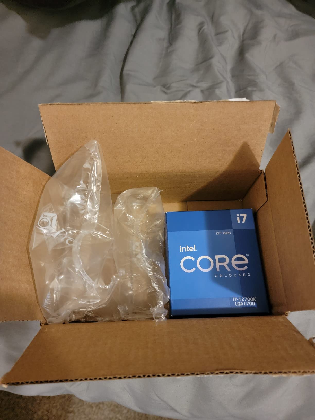Intel Core i7-12700K Gaming Desktop Processor with Integrated Graphics and 12 (8P+4E) Cores up to 5.0 GHz Unlocked LGA1700 600 Series Chipset 125W customer photo 1