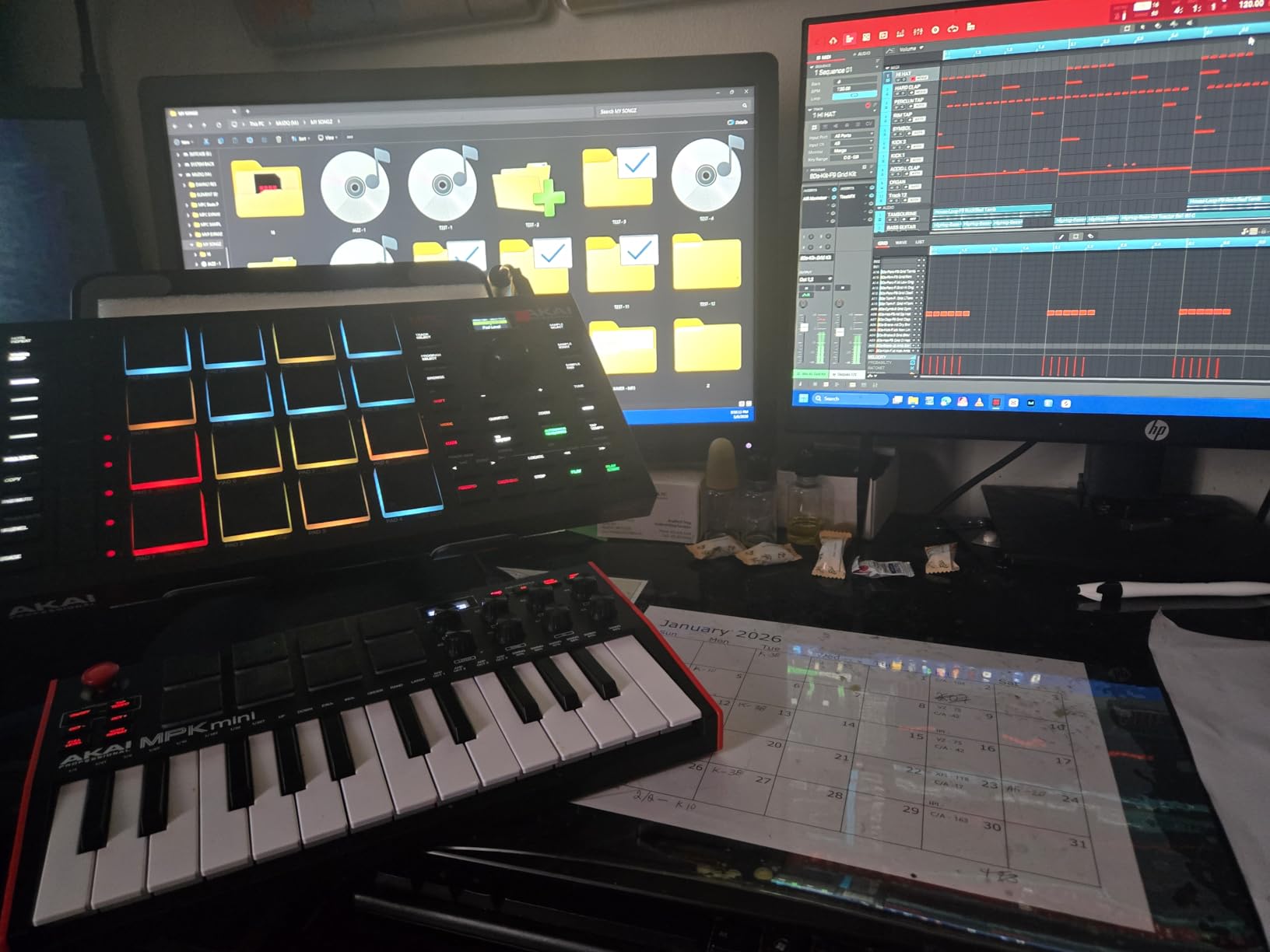 Akai Professional MPC Studio MIDI Controller Beat Maker with 16 Velocity Sensitive RGB Pads, MPC Software customer photo 1
