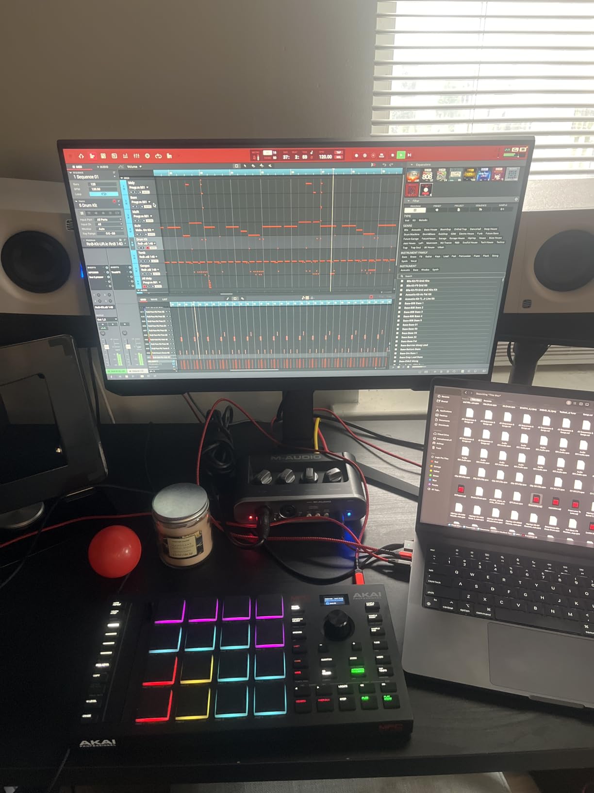 Akai Professional MPC Studio MIDI Controller Beat Maker with 16 Velocity Sensitive RGB Pads, MPC Software customer photo 2