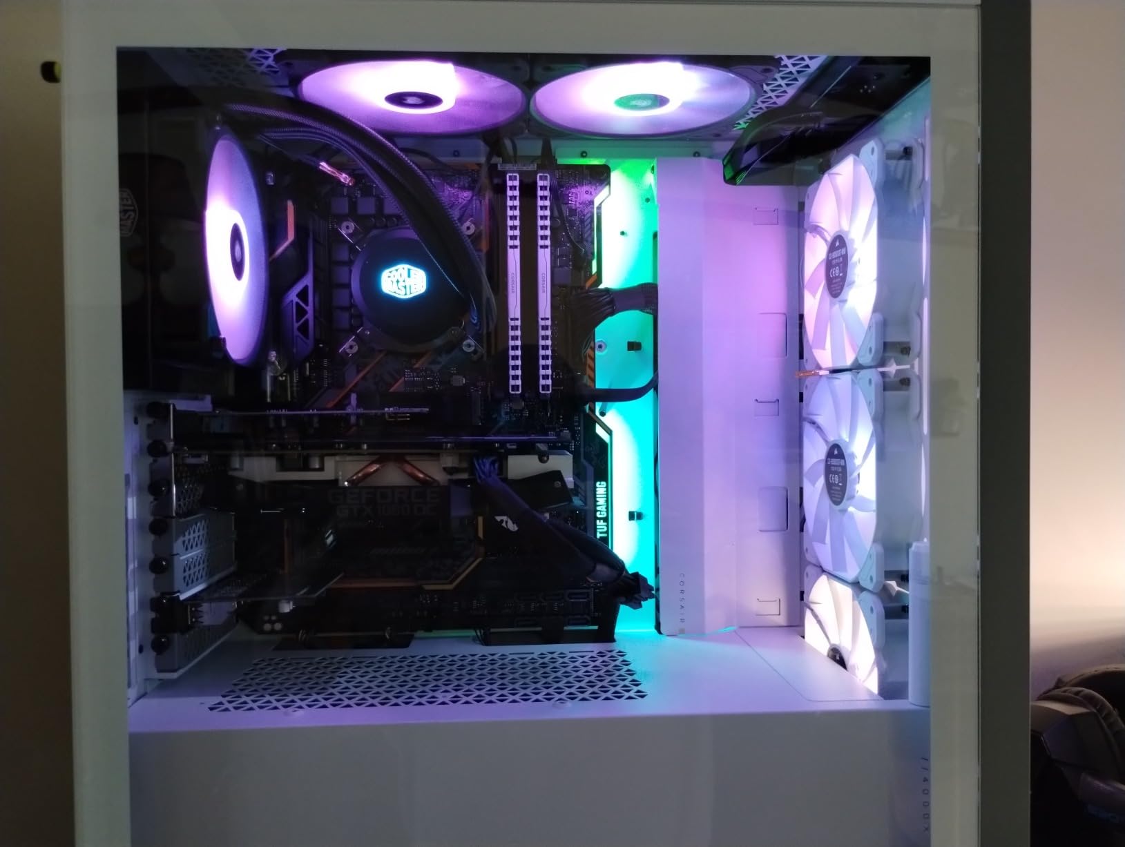 iCUE Commander CORE XT, Digital Fan Speed and RGB Lighting Controller customer photo 1