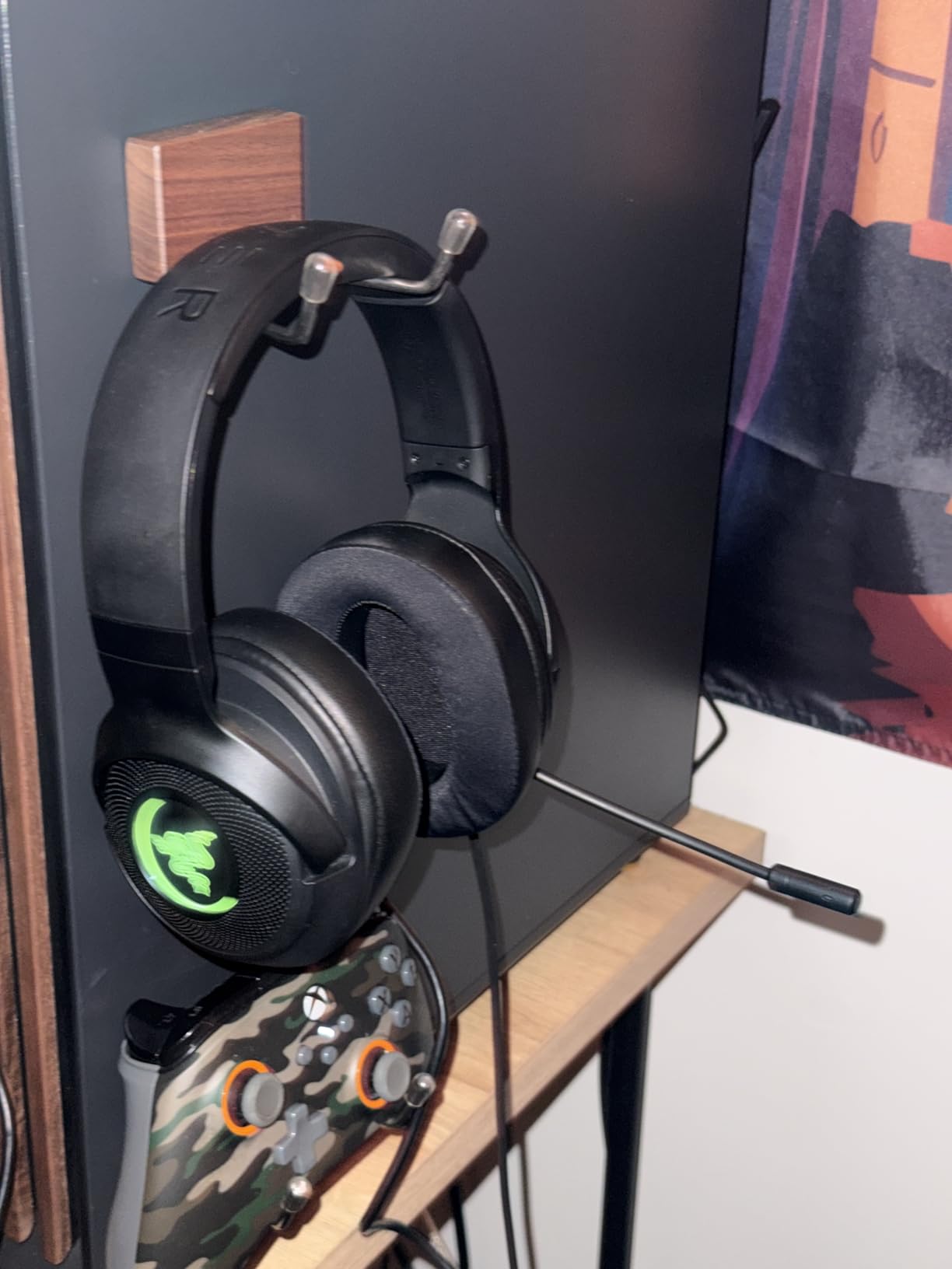Razer Kraken V3 HyperSense Wired USB Gaming Headset w/Haptic Technology: Triforce Titanium 50mm Drivers - THX Spatial Audio - Hybrid Fabric & Leatherette Memory Foam Cushions - Detachable Mic customer photo 1