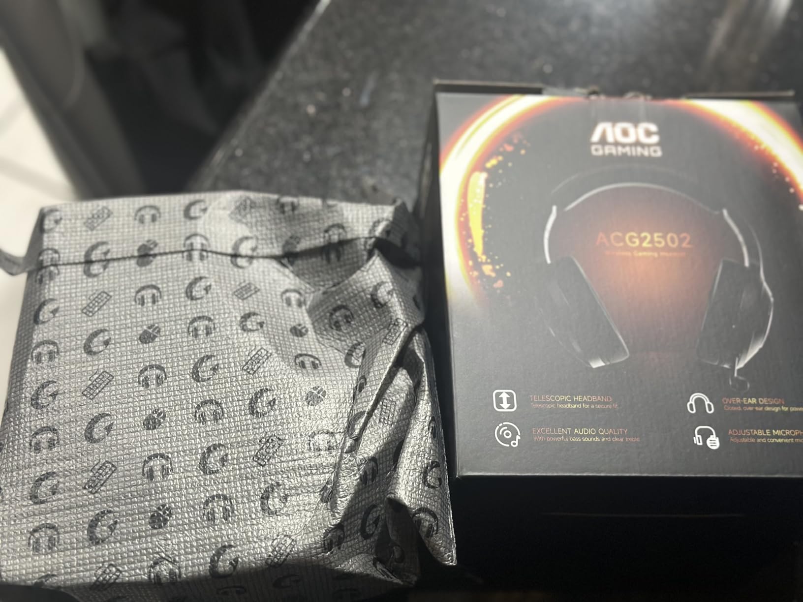Razer Kraken V3 HyperSense Wired USB Gaming Headset w/Haptic Technology: Triforce Titanium 50mm Drivers - THX Spatial Audio - Hybrid Fabric & Leatherette Memory Foam Cushions - Detachable Mic customer photo 2