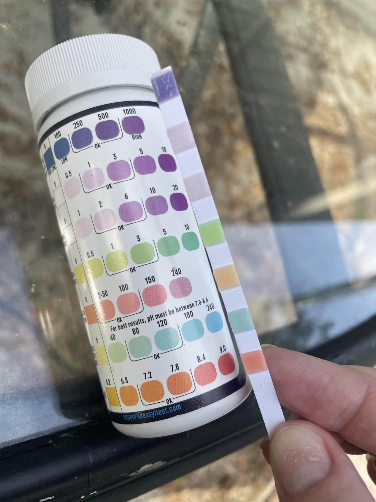 EASYTEST 7-Way Pool Test Strips, 150 Strips Water Chemical Testing for Hot tub and Spa, Accurate Test Bromine, Total Alkalinity, pH, Free Chlorine, Total Hardness, Cyanuric Acid, and Total Chlorine customer photo 1