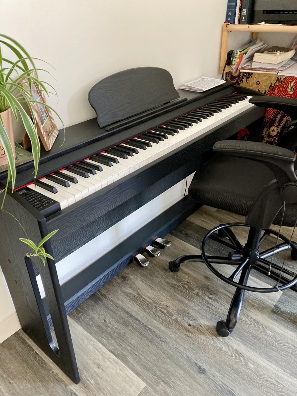 AODSK 88-Key Weighted Hammer Action Digital Piano with Speakers, Furniture Stand and Triple Pedals, Beginner's Course - B-85 customer photo 2