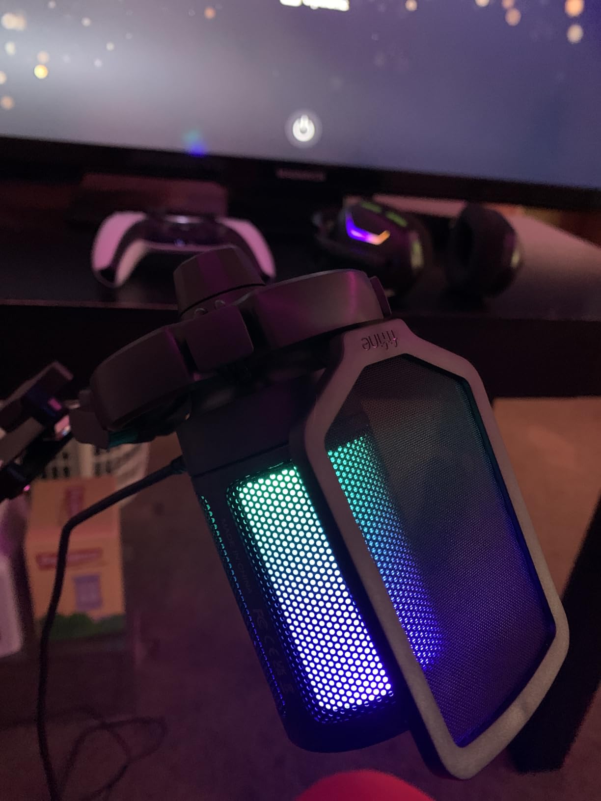 FIFINE Gaming PC USB Microphone, Podcast Condenser Mic with Boom Arm, Pop Filter, Mute Button for Streaming, Twitch, Online Chat, RGB Computer Mic for PS4/5 PC Gamer Youtuber-AmpliGame A6T customer photo 1