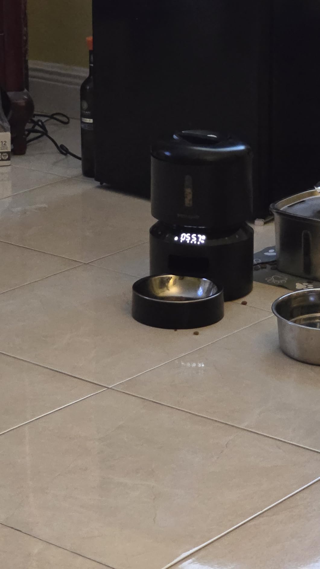 PETLIBRO Automatic Cat Feeder, 5G WiFi Automatic Dog Food Dispenser with Freshness Preservation, 5L Timed Pet Feeder with Low Food Sensor, Up to 10 Meals Per Day, Granary Black customer photo 2