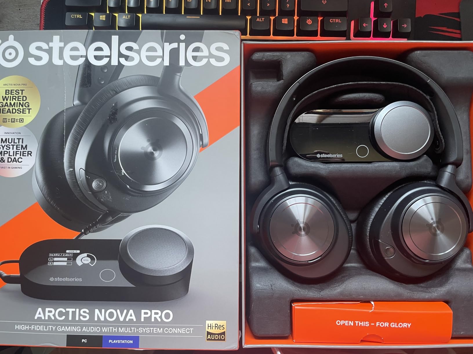 SteelSeries Arctis Nova Pro Multi-System Gaming Headset - Premium Hi-Fi Drivers, Hi-Res Audio - 360° Spatial Audio - GameDAC Gen 2 - ESS Sabre Quad-DAC - Stealth Retractable Mic - PC, PS5, PS4, Switch customer photo 2
