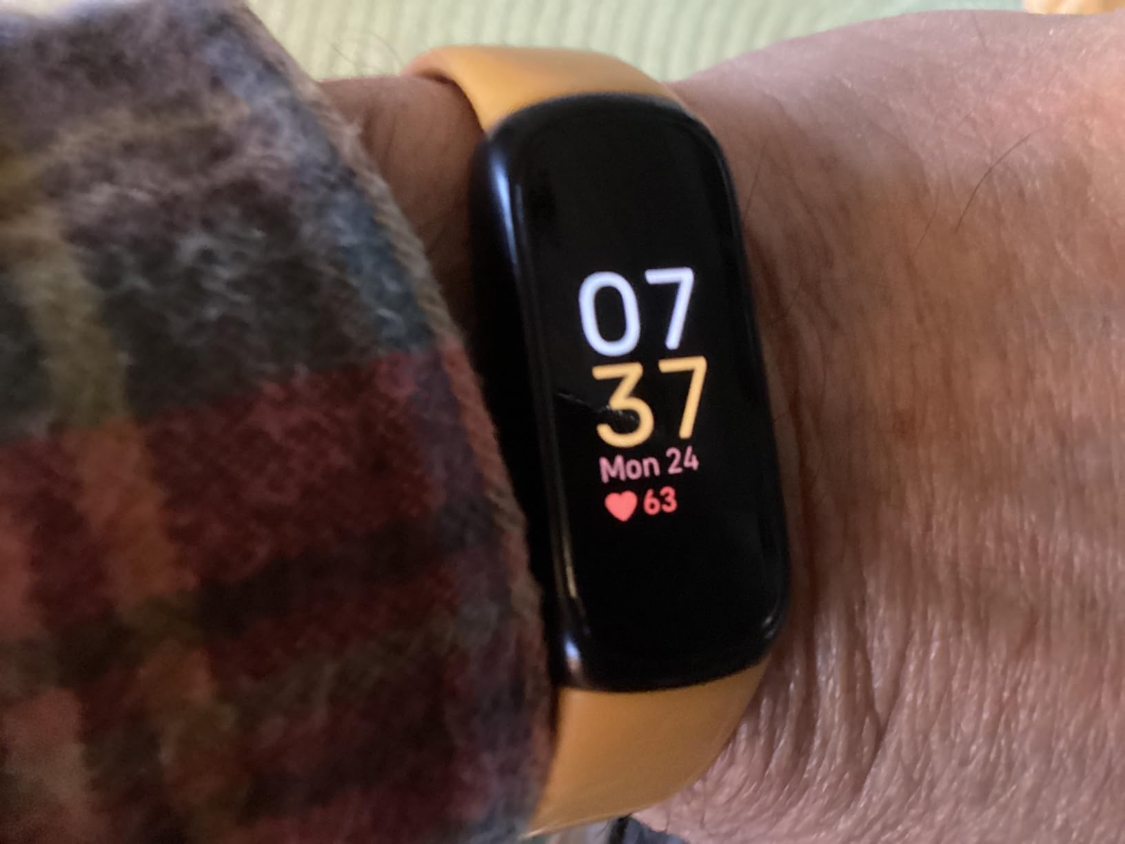 Fitbit Inspire 3 Health & Fitness Tracker with Stress Management, Workout Intensity, Sleep Tracking, 24/7 Heart Rate and more, Midnight Zen/Black One Size customer photo 1